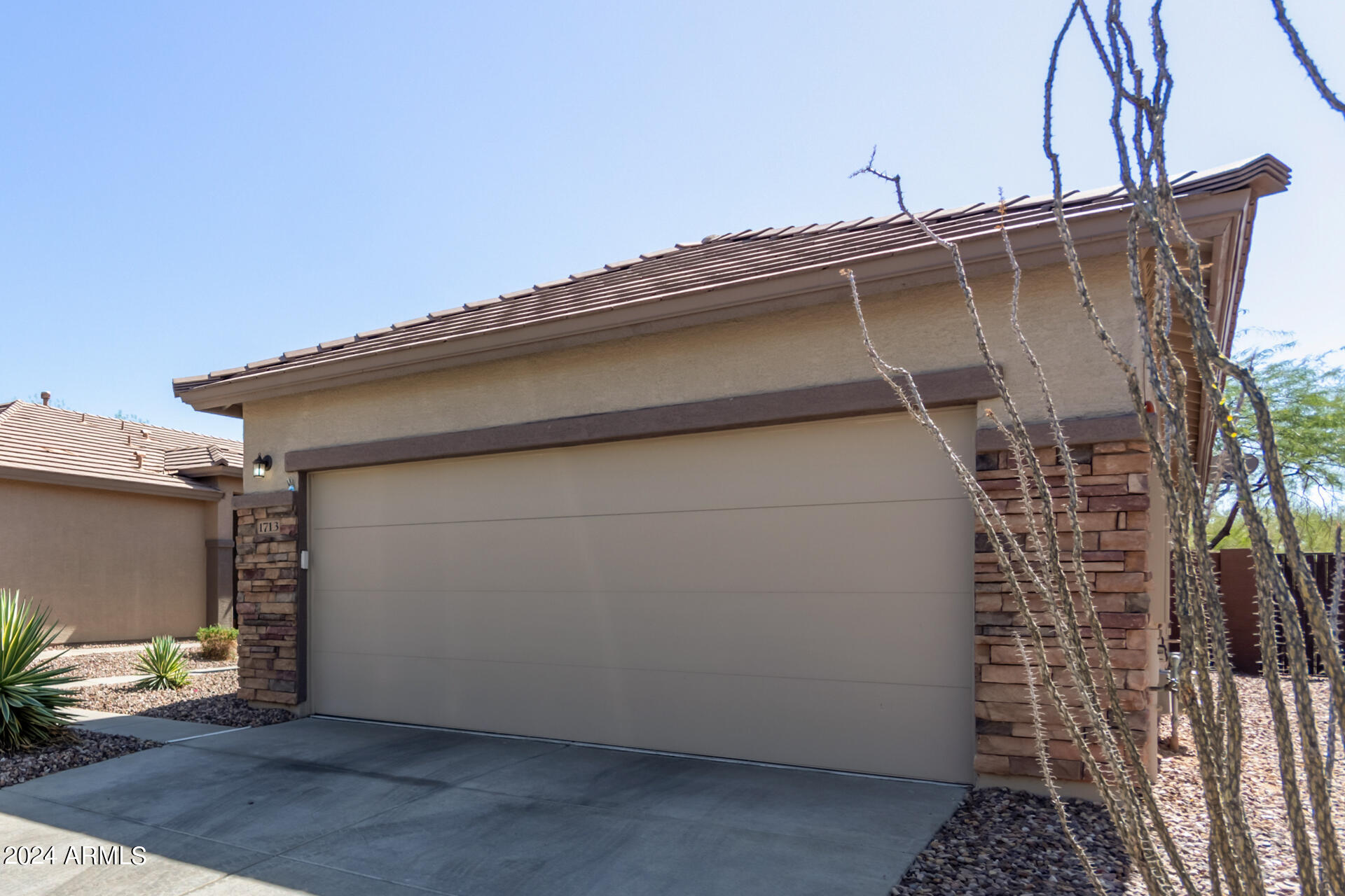 1713 W MORSE Drive