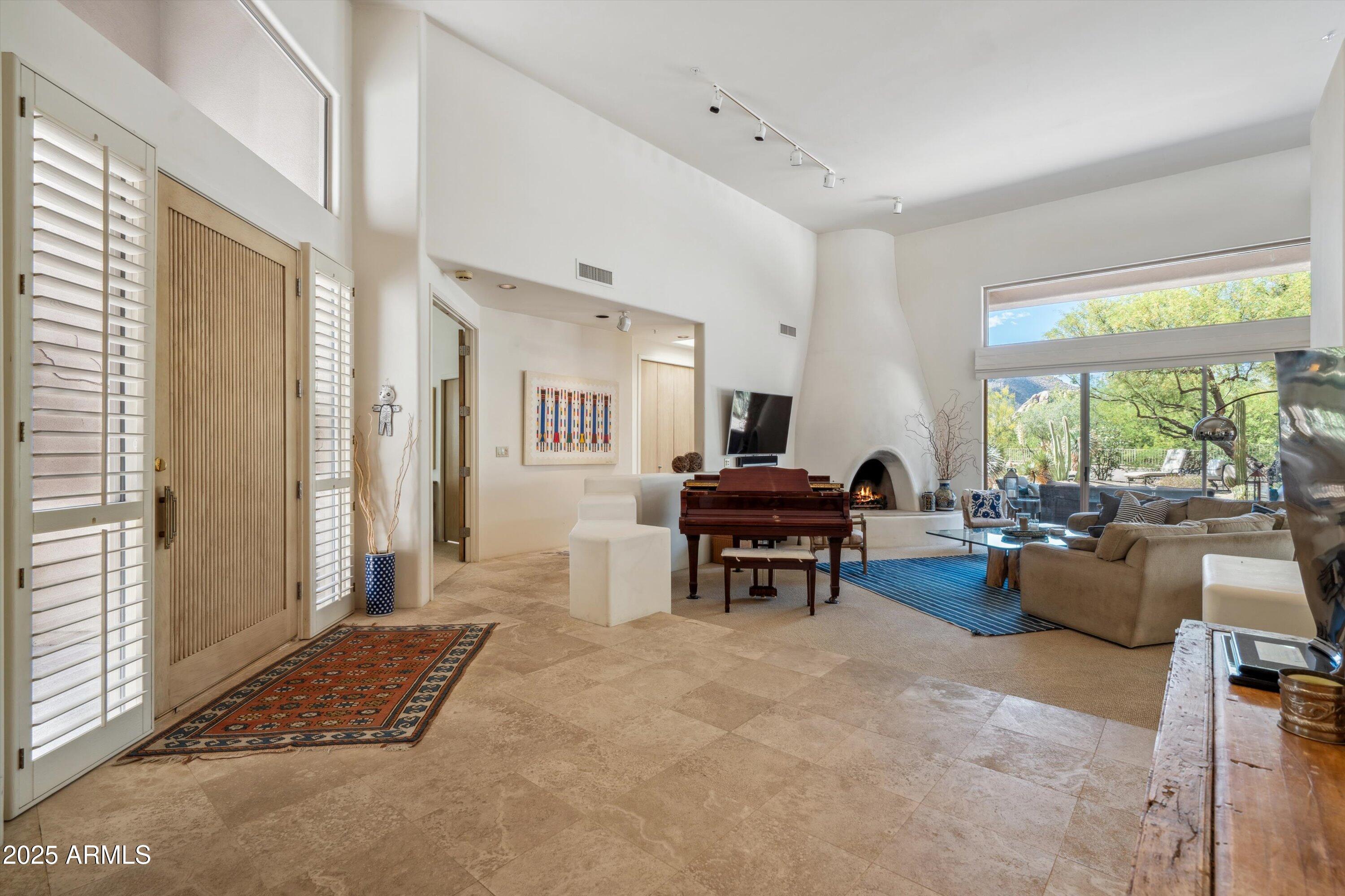 7466 E High Point Drive