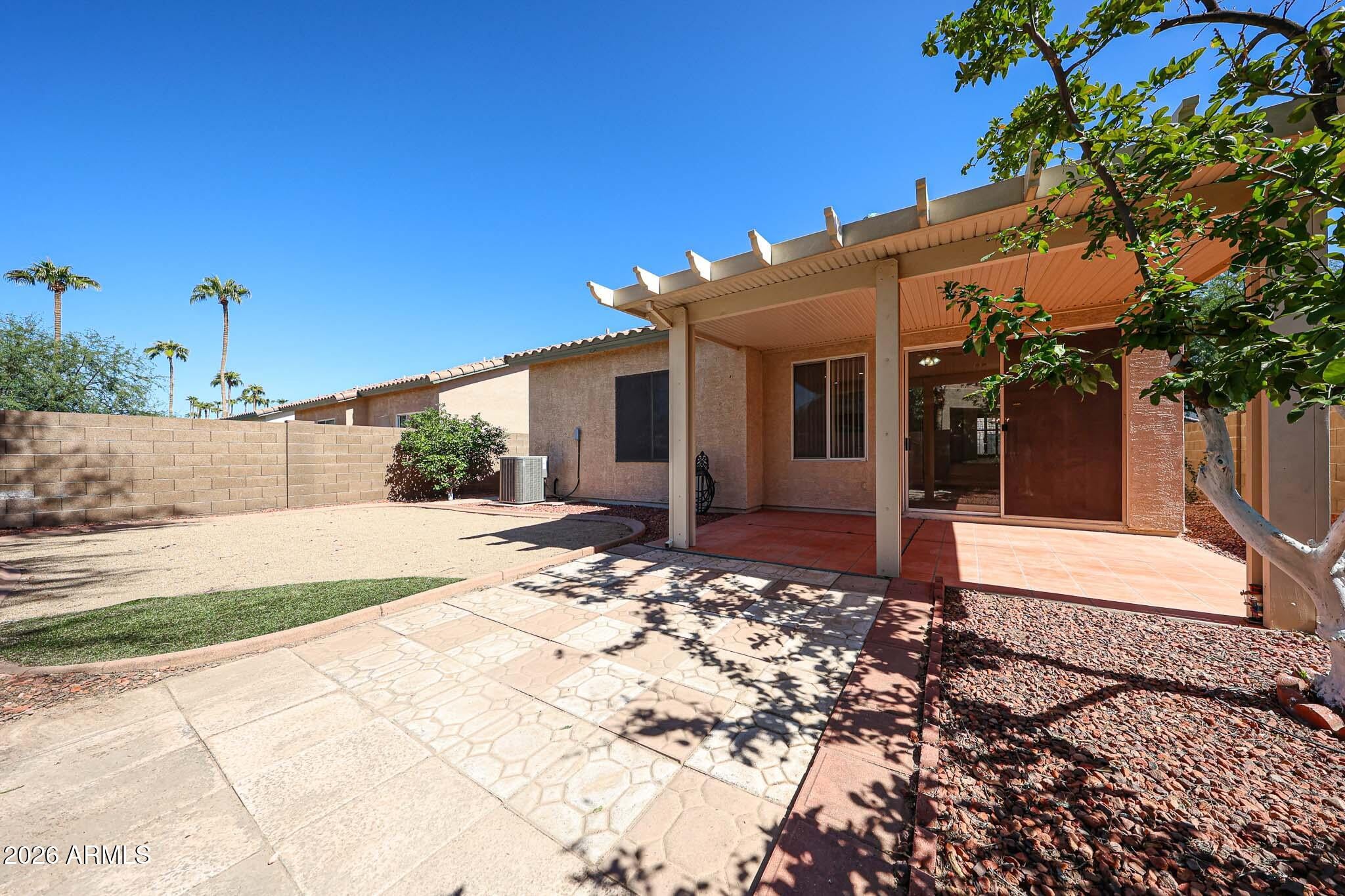 420 W HALF MOON Way