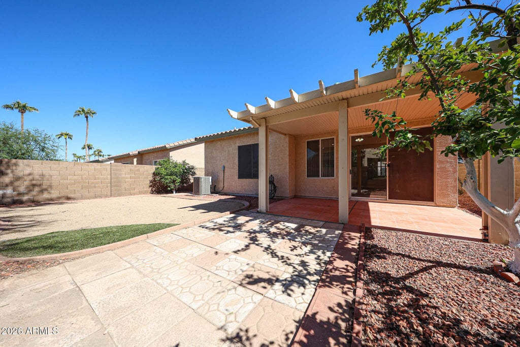 Photo of 420 W Half Moon Way, Chandler, AZ 85225 (MLS # 7091789)