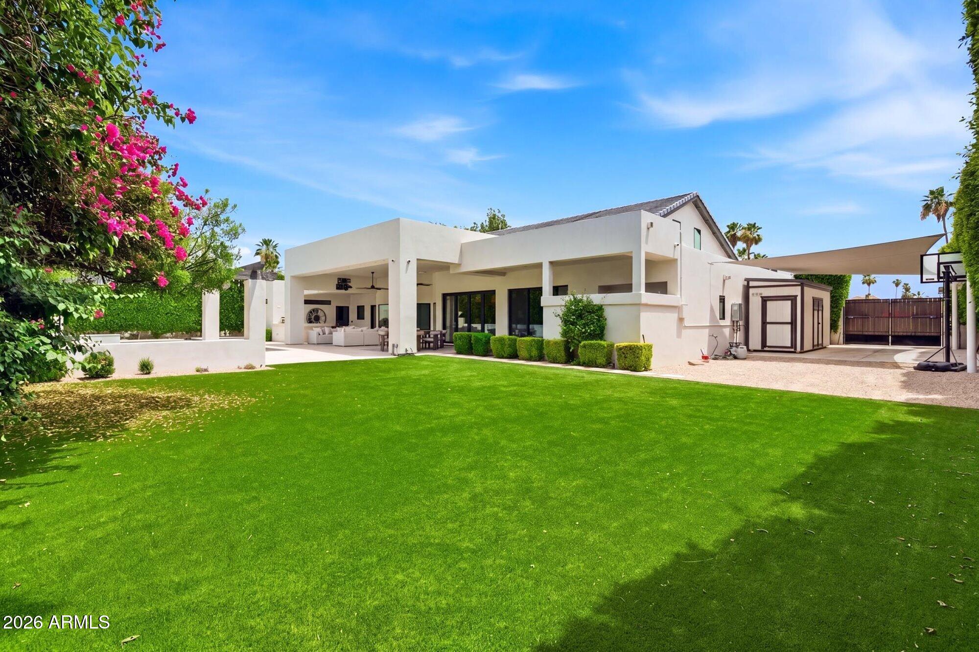 DEL PRADO - Residential