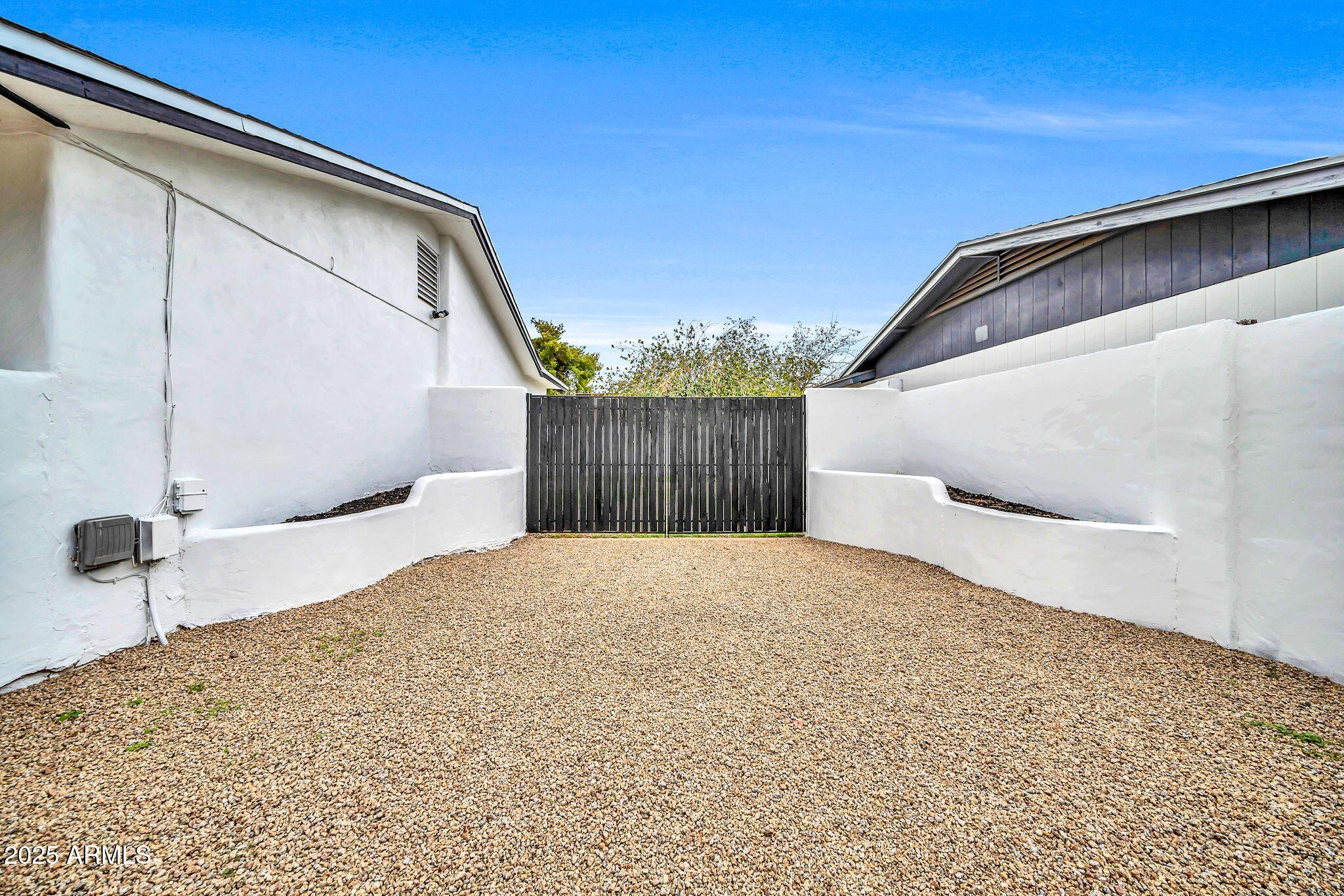 4301 E BLUEFIELD Avenue