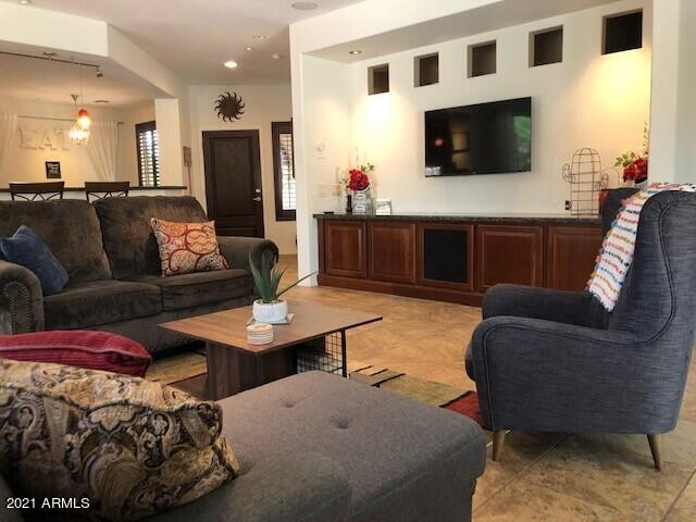 1726 W MEDINAH Court