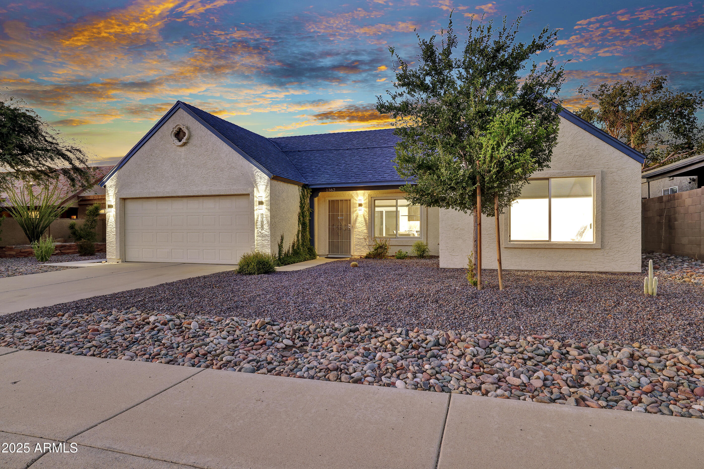 1362 E WICKIEUP Lane