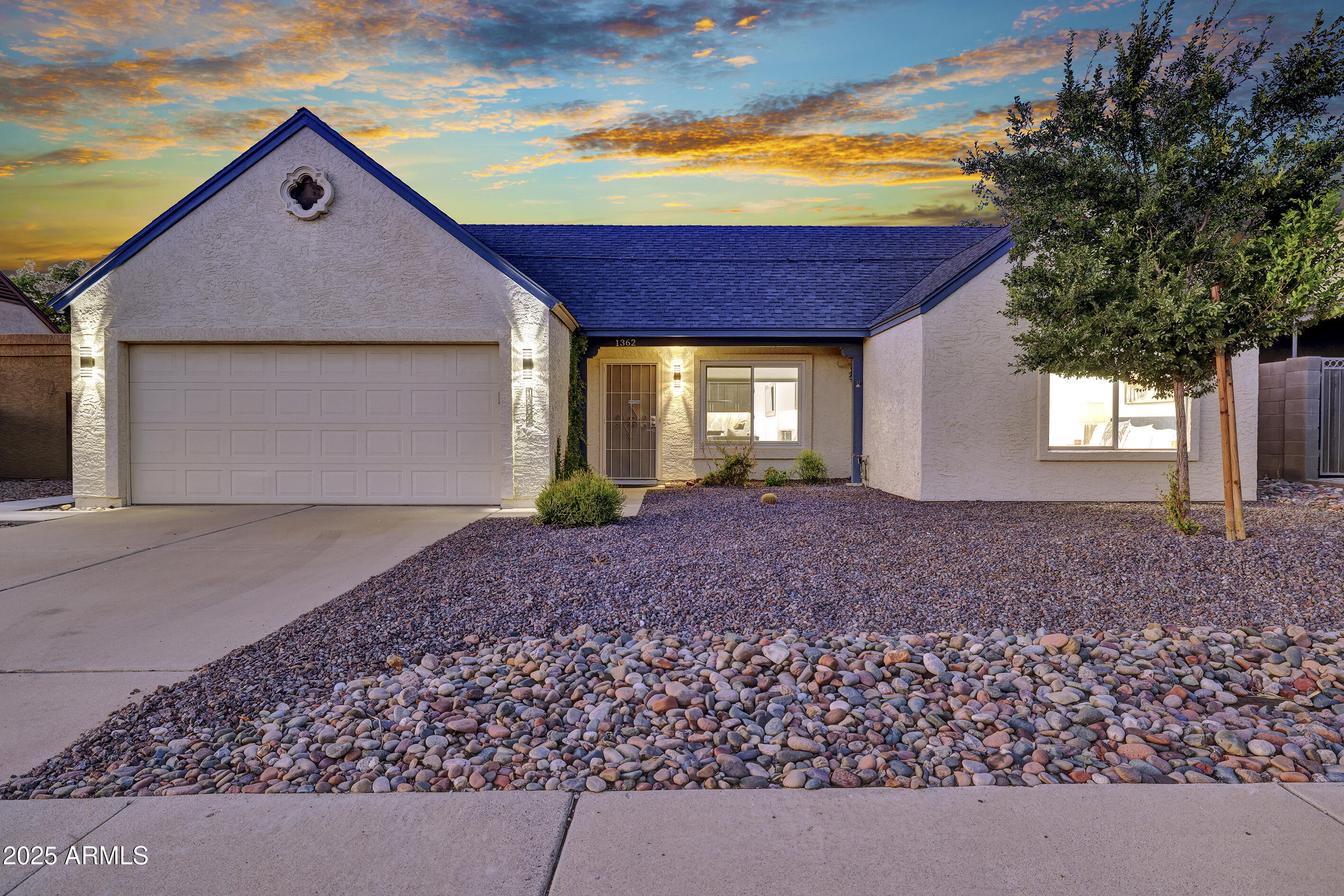 1362 E WICKIEUP Lane