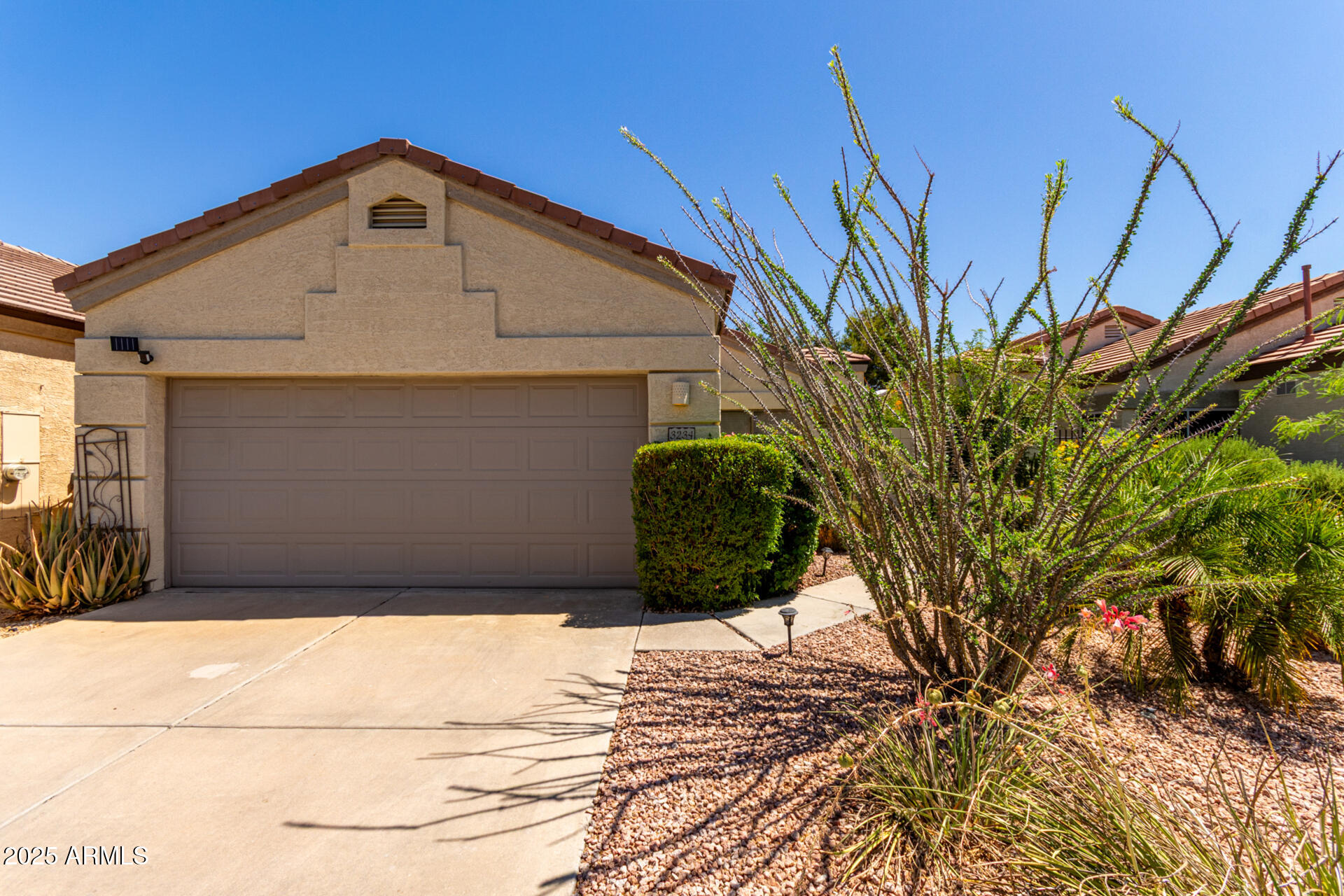 3234 E MALDONADO Drive
