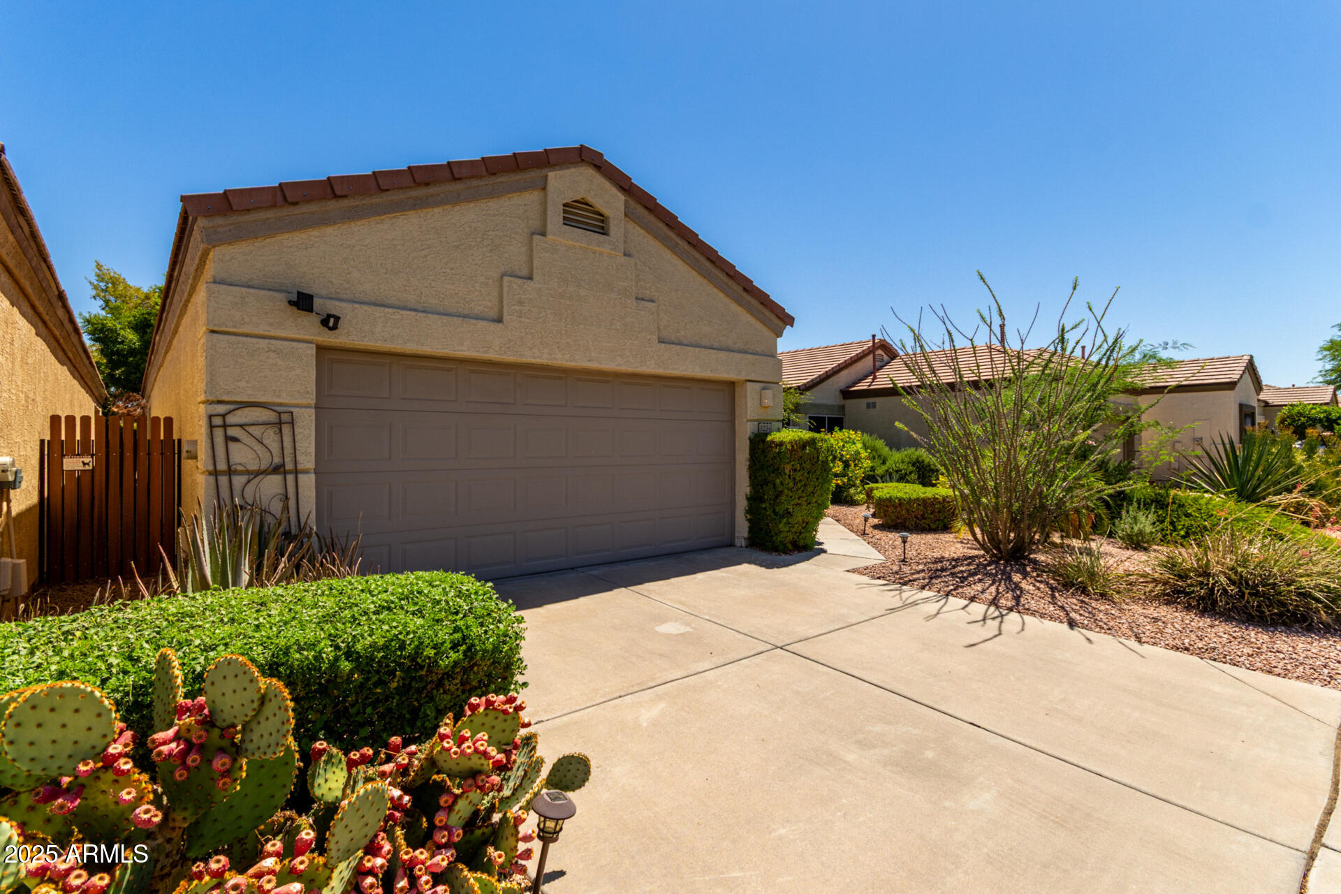 3234 E MALDONADO Drive