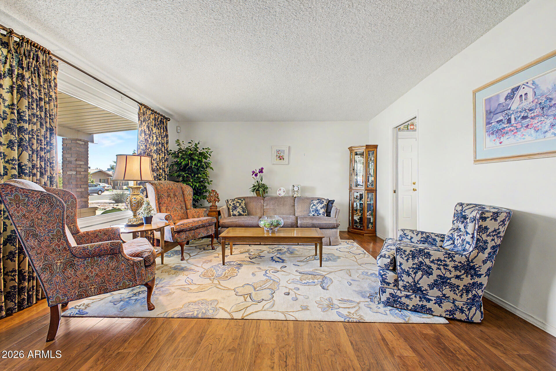 3121 W AUGUSTA Avenue