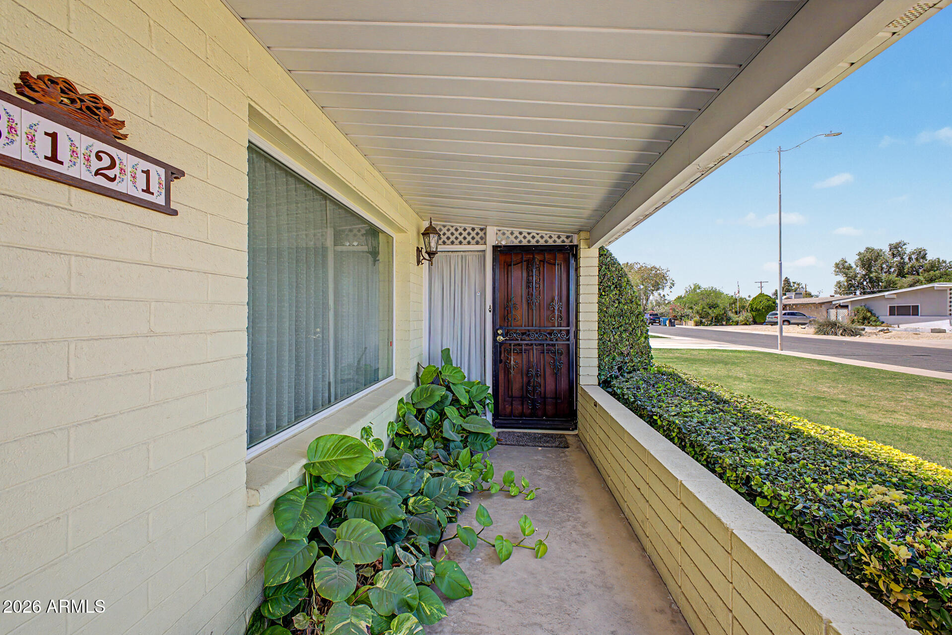 3121 W AUGUSTA Avenue