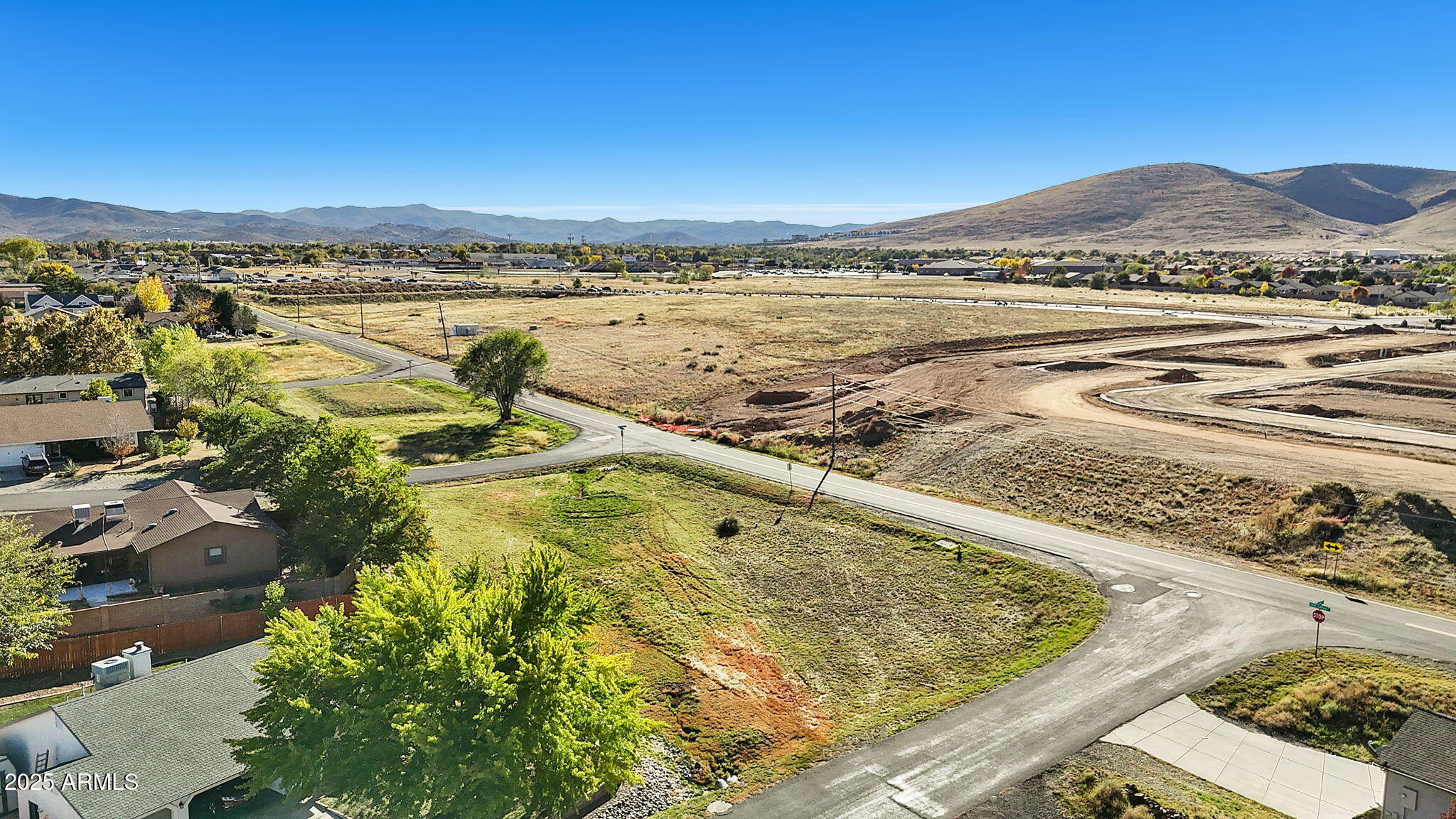 7001 E LOBO Way 8564