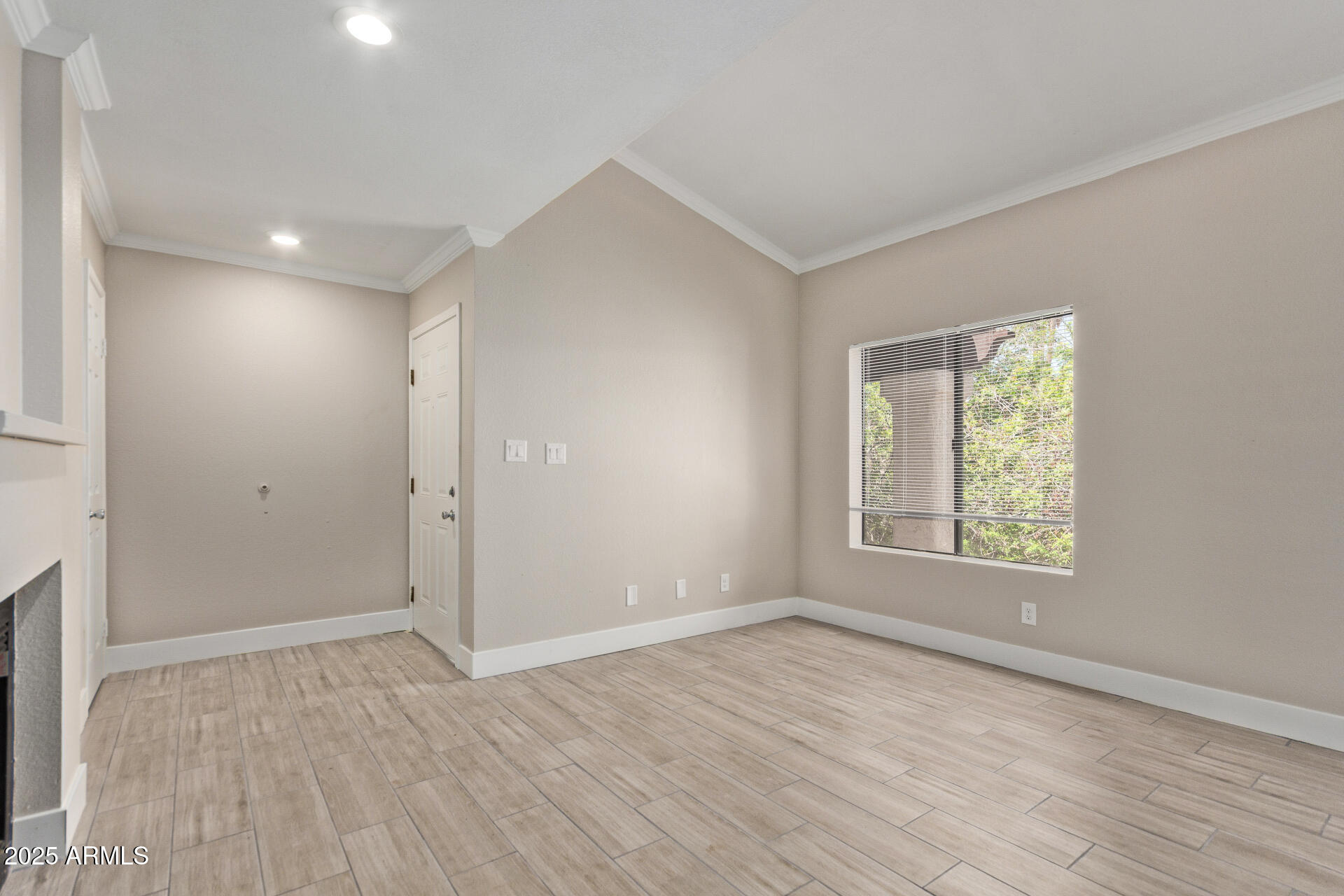 3102 E CLARENDON Avenue 209