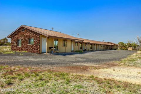 80 CLUBHOUSE Lane Concho AZ 85924