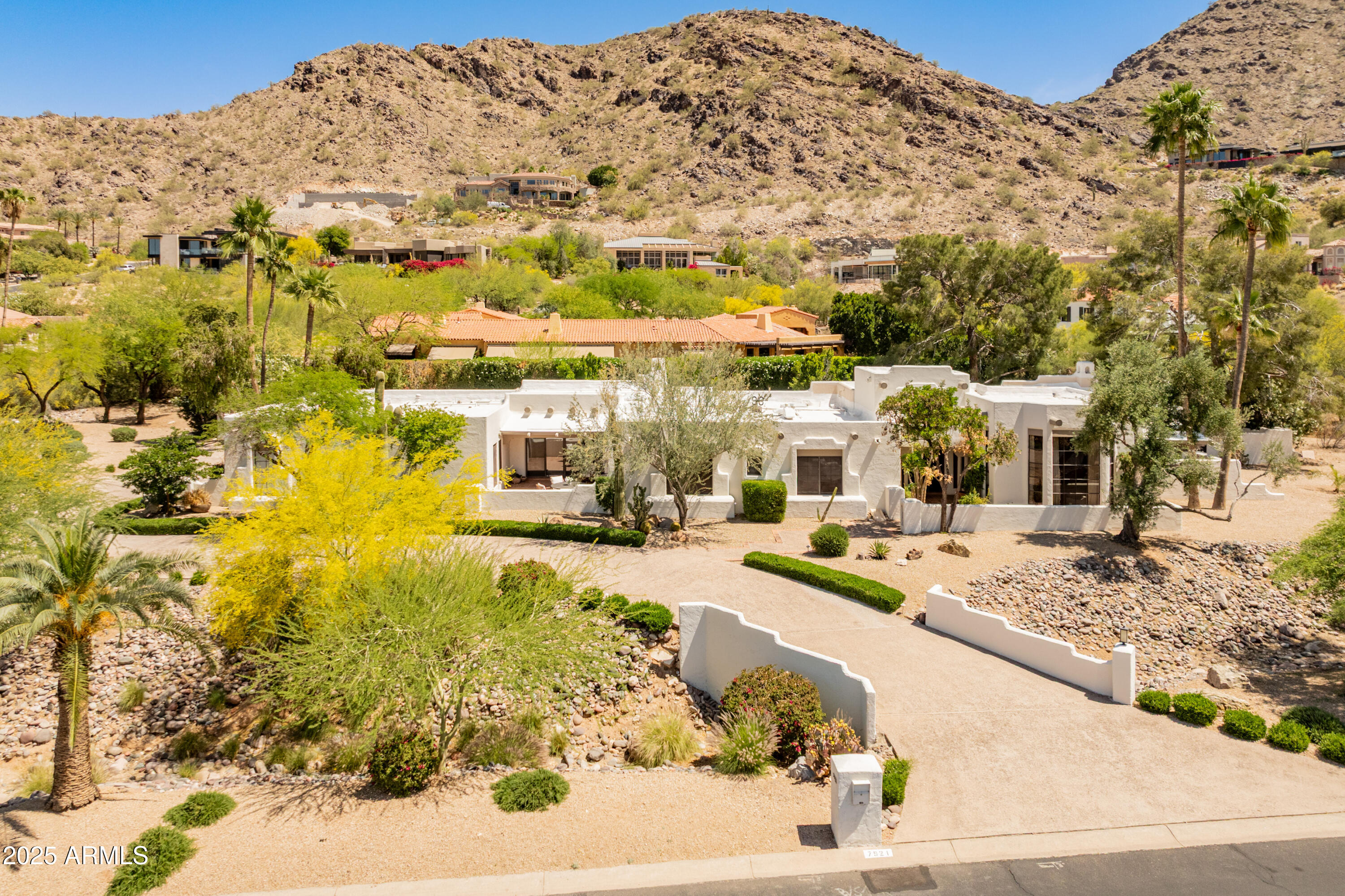 Paradise Valley, Arizona 85253, United States, 4 Bedrooms Bedrooms, ,5 BathroomsBathrooms,Residential,Pending,108041