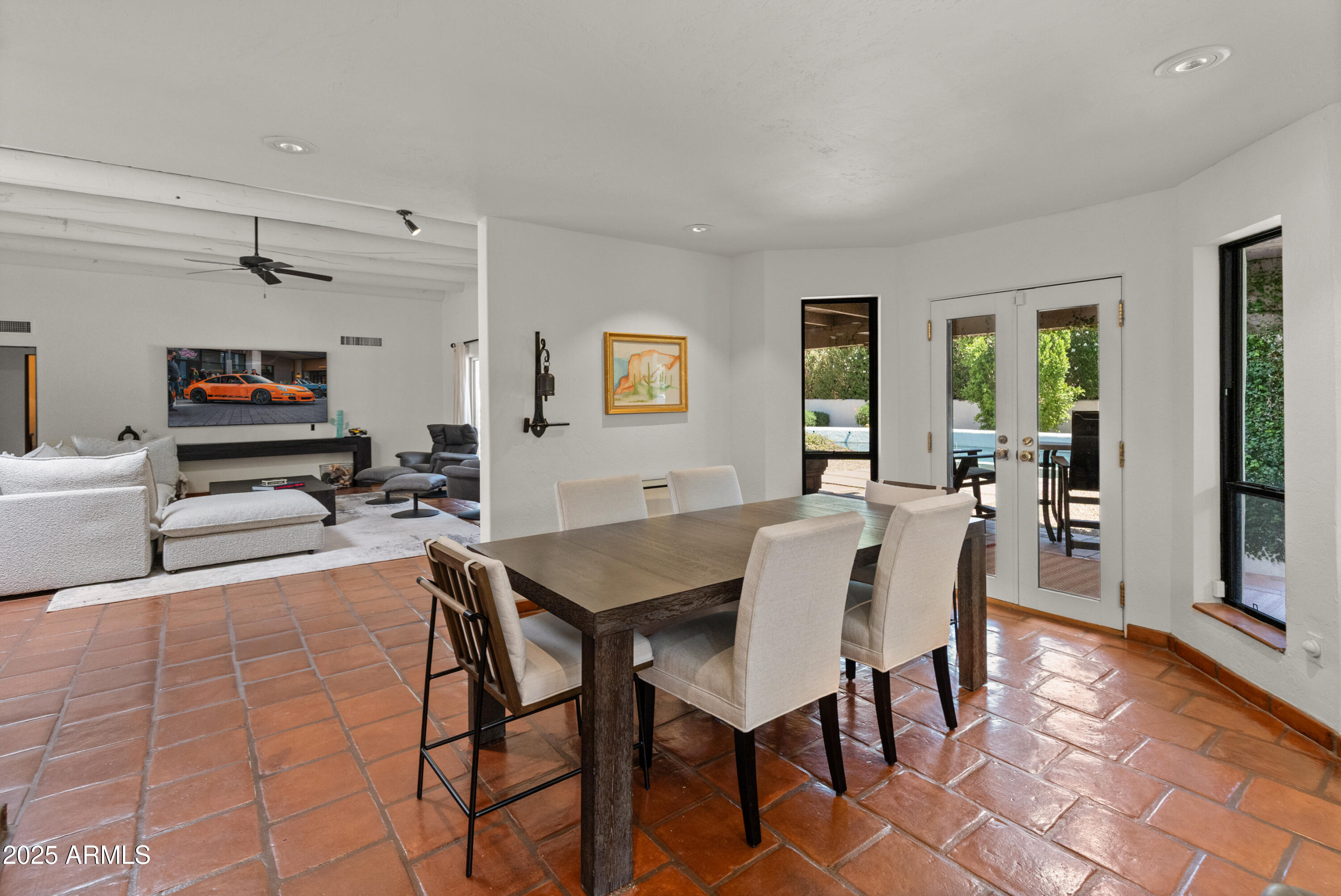 Paradise Valley, Arizona 85253, United States, 4 Bedrooms Bedrooms, ,5 BathroomsBathrooms,Residential,Pending,108041