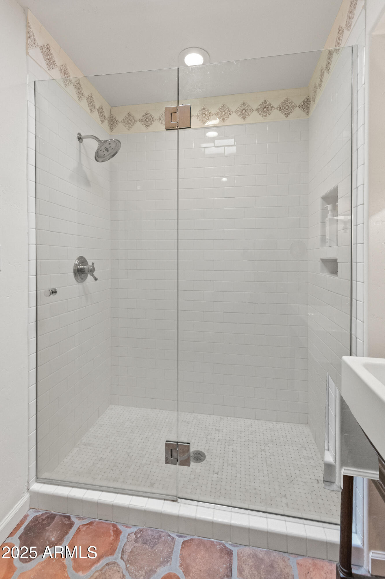 Paradise Valley, Arizona 85253, United States, 4 Bedrooms Bedrooms, ,5 BathroomsBathrooms,Residential,Pending,108041