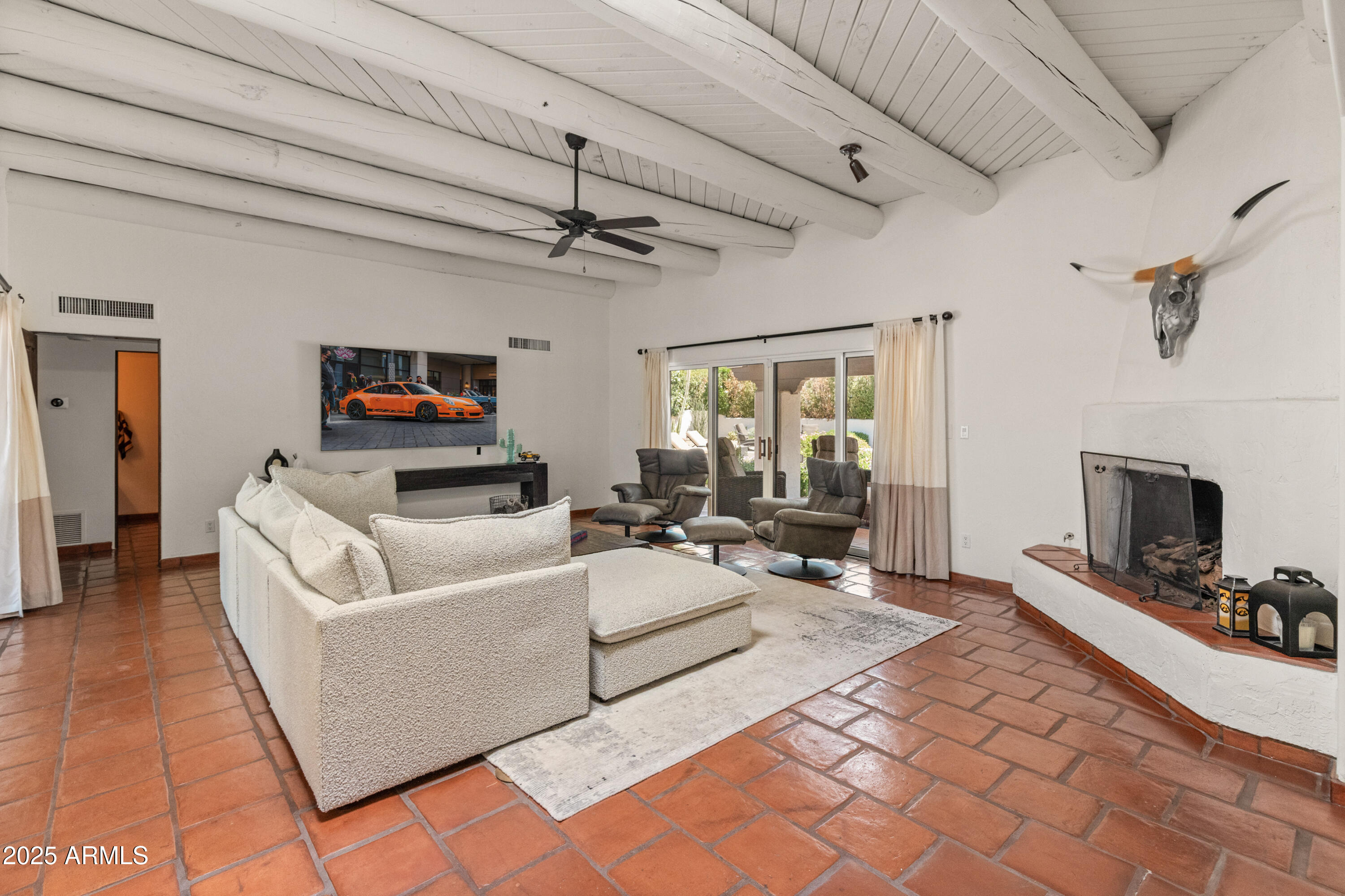 Paradise Valley, Arizona 85253, United States, 4 Bedrooms Bedrooms, ,5 BathroomsBathrooms,Residential,Pending,108041