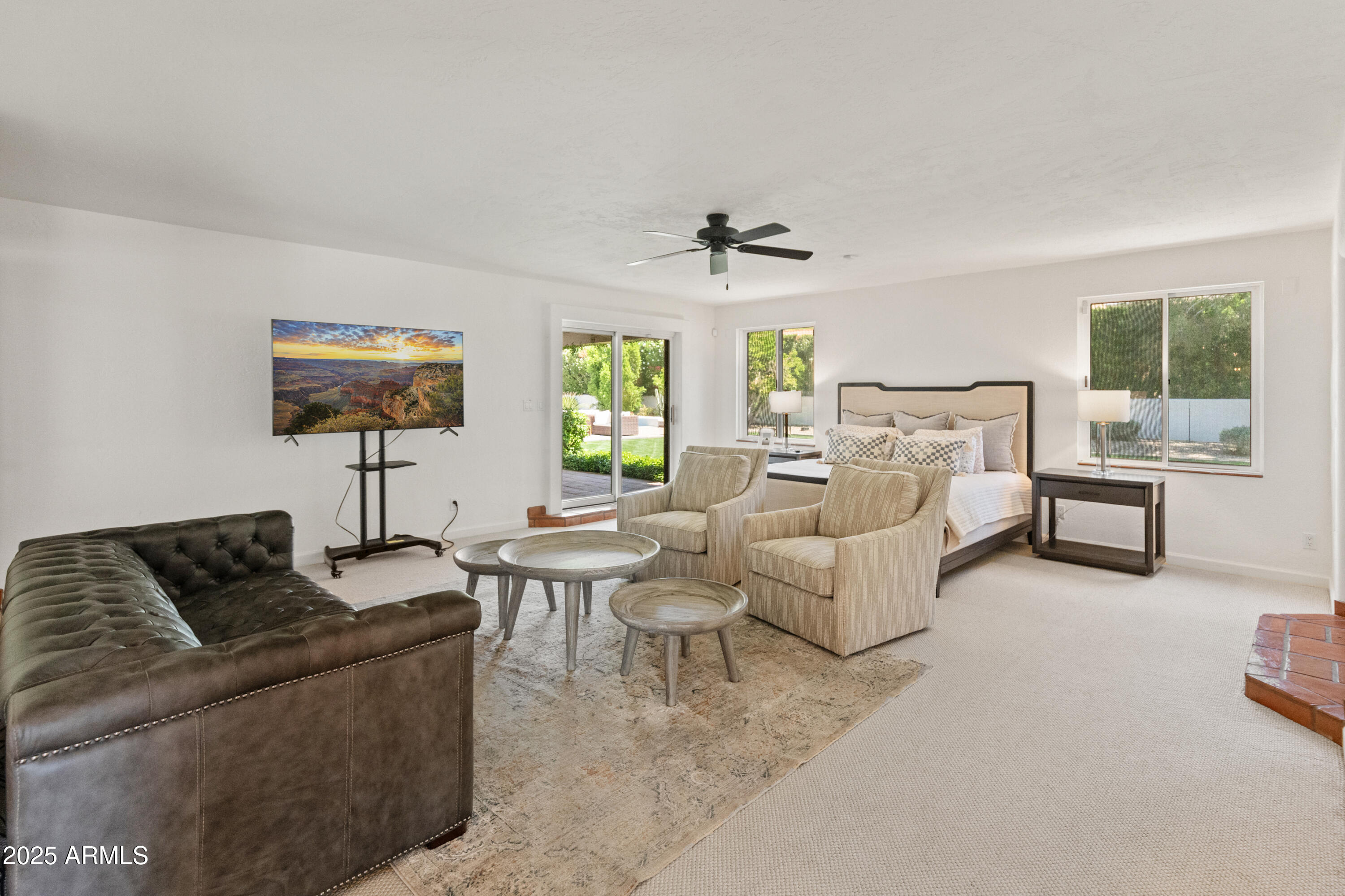 Paradise Valley, Arizona 85253, United States, 4 Bedrooms Bedrooms, ,5 BathroomsBathrooms,Residential,Pending,108041