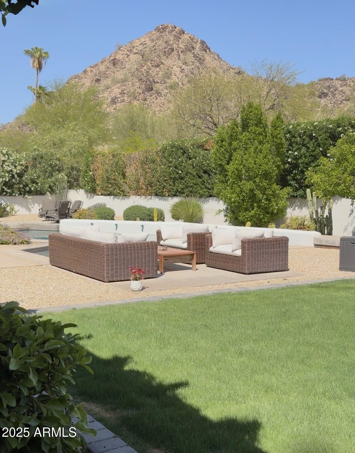 Paradise Valley, Arizona 85253, United States, 4 Bedrooms Bedrooms, ,5 BathroomsBathrooms,Residential,Pending,108041