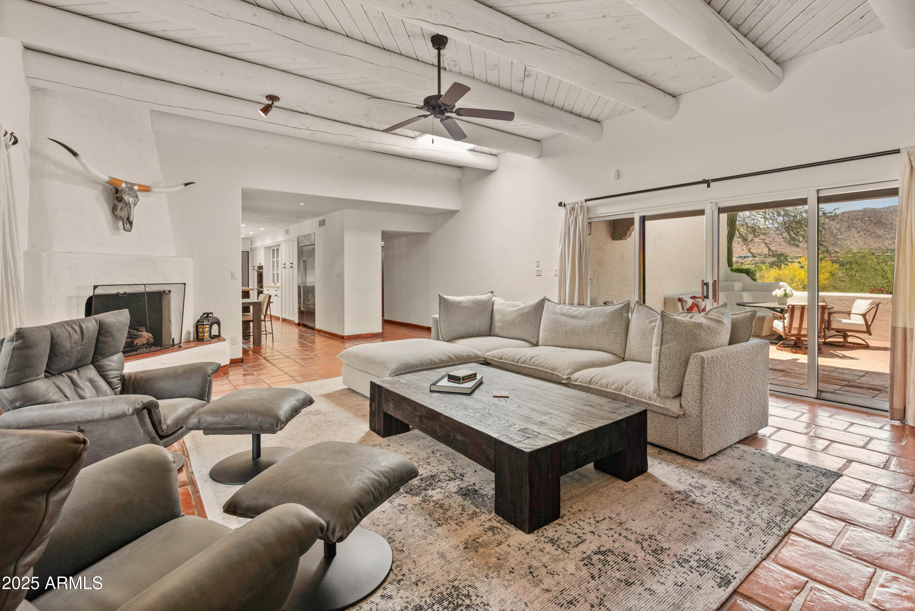 Paradise Valley, Arizona 85253, United States, 4 Bedrooms Bedrooms, ,5 BathroomsBathrooms,Residential,Pending,108041