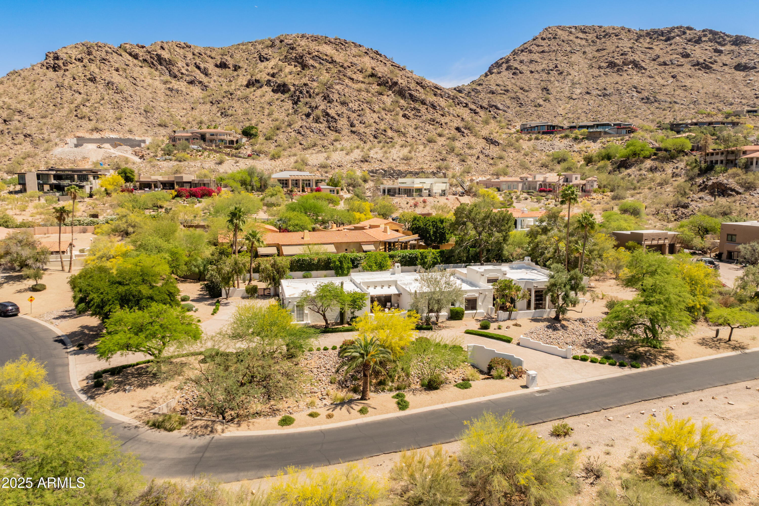 Paradise Valley, Arizona 85253, United States, 4 Bedrooms Bedrooms, ,5 BathroomsBathrooms,Residential,Pending,108041