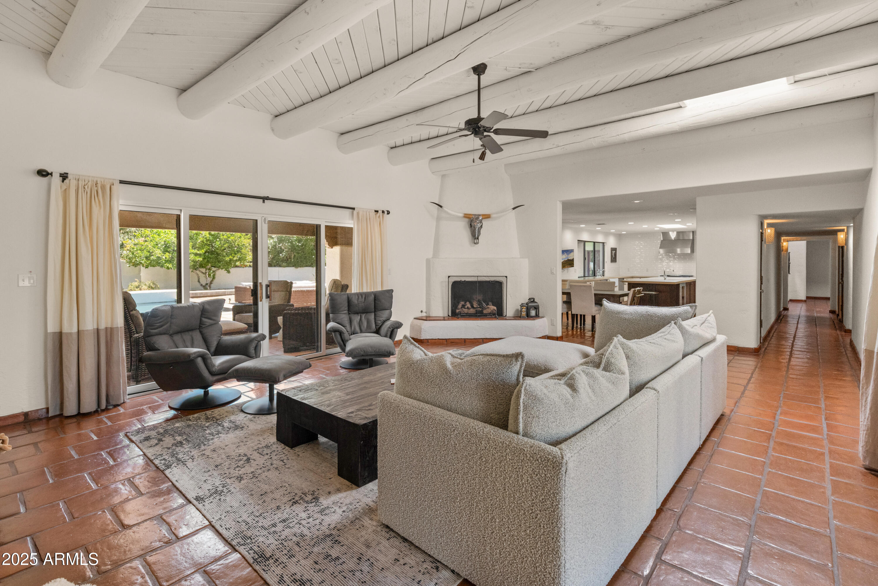 Paradise Valley, Arizona 85253, United States, 4 Bedrooms Bedrooms, ,5 BathroomsBathrooms,Residential,Pending,108041