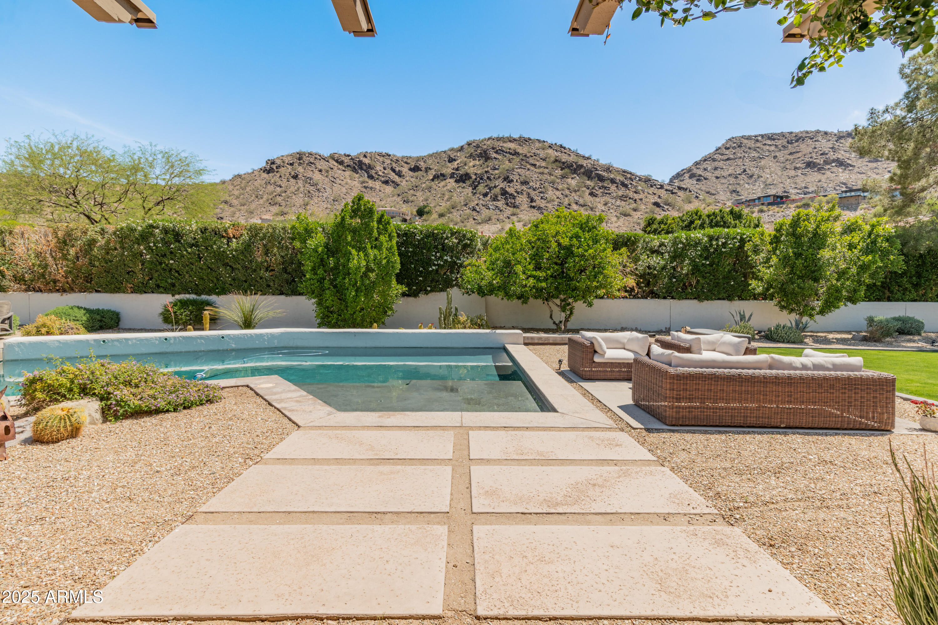 Paradise Valley, Arizona 85253, United States, 4 Bedrooms Bedrooms, ,5 BathroomsBathrooms,Residential,Pending,108041