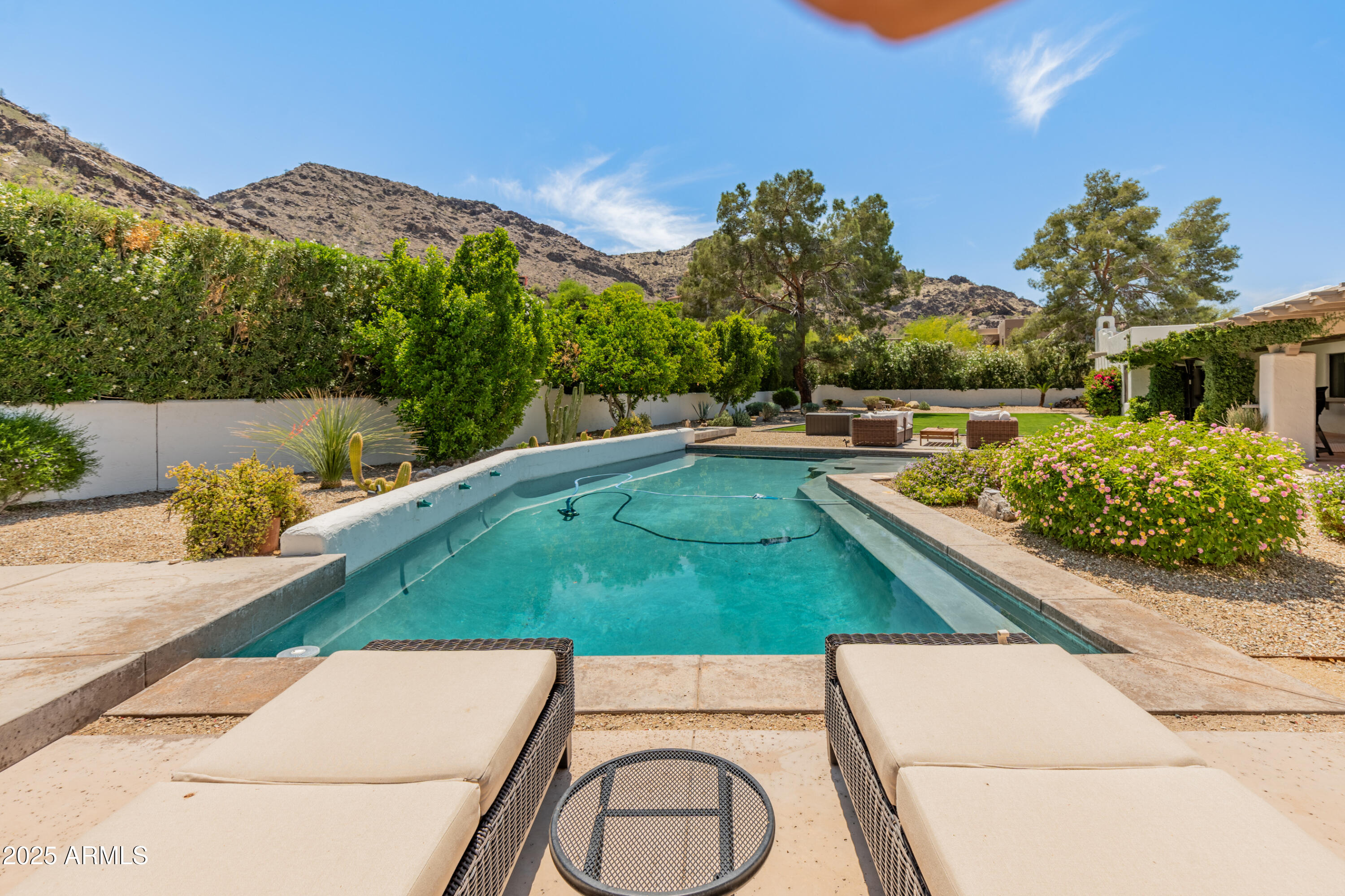 Paradise Valley, Arizona 85253, United States, 4 Bedrooms Bedrooms, ,5 BathroomsBathrooms,Residential,Pending,108041