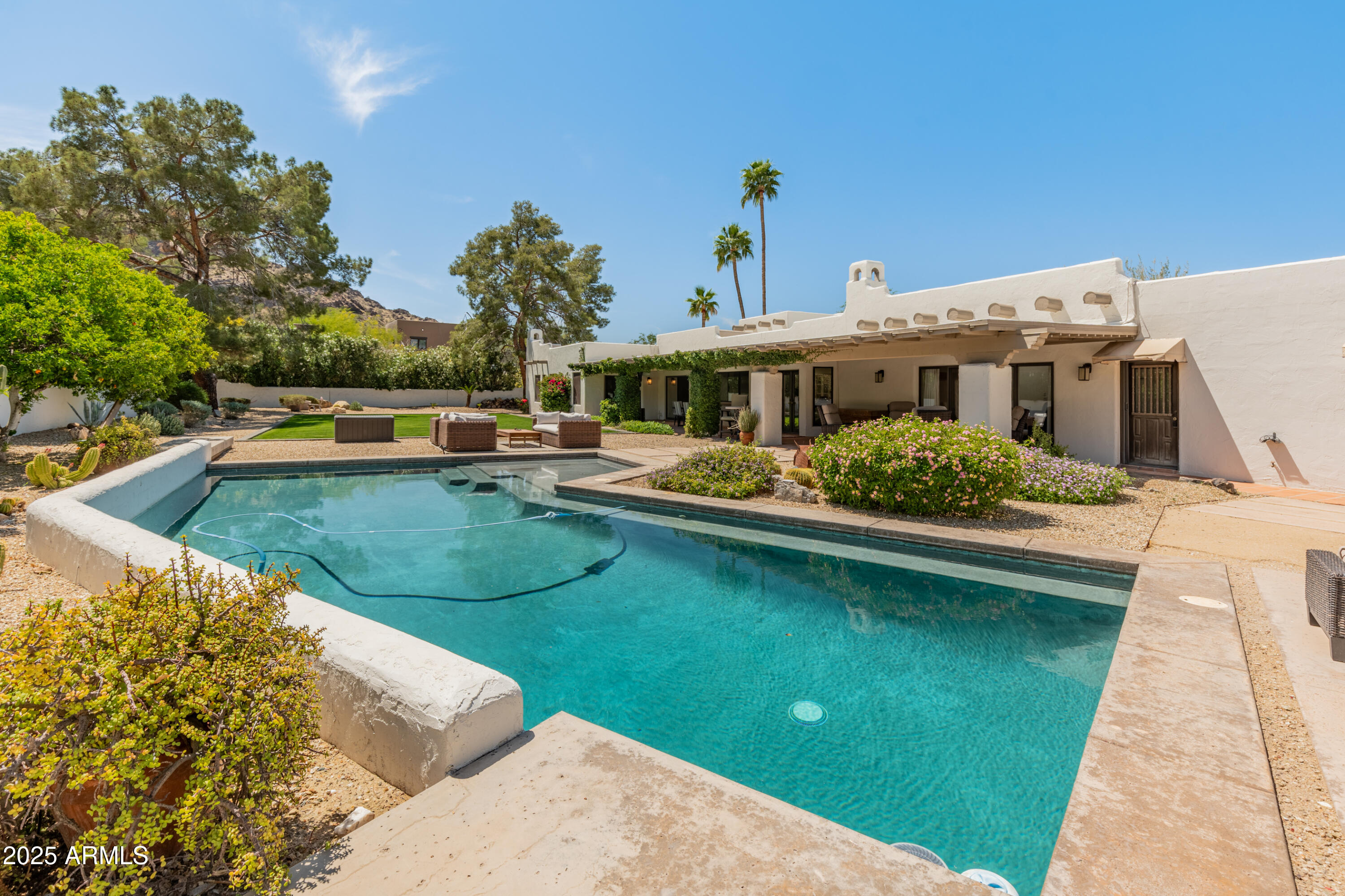 Paradise Valley, Arizona 85253, United States, 4 Bedrooms Bedrooms, ,5 BathroomsBathrooms,Residential,Pending,108041