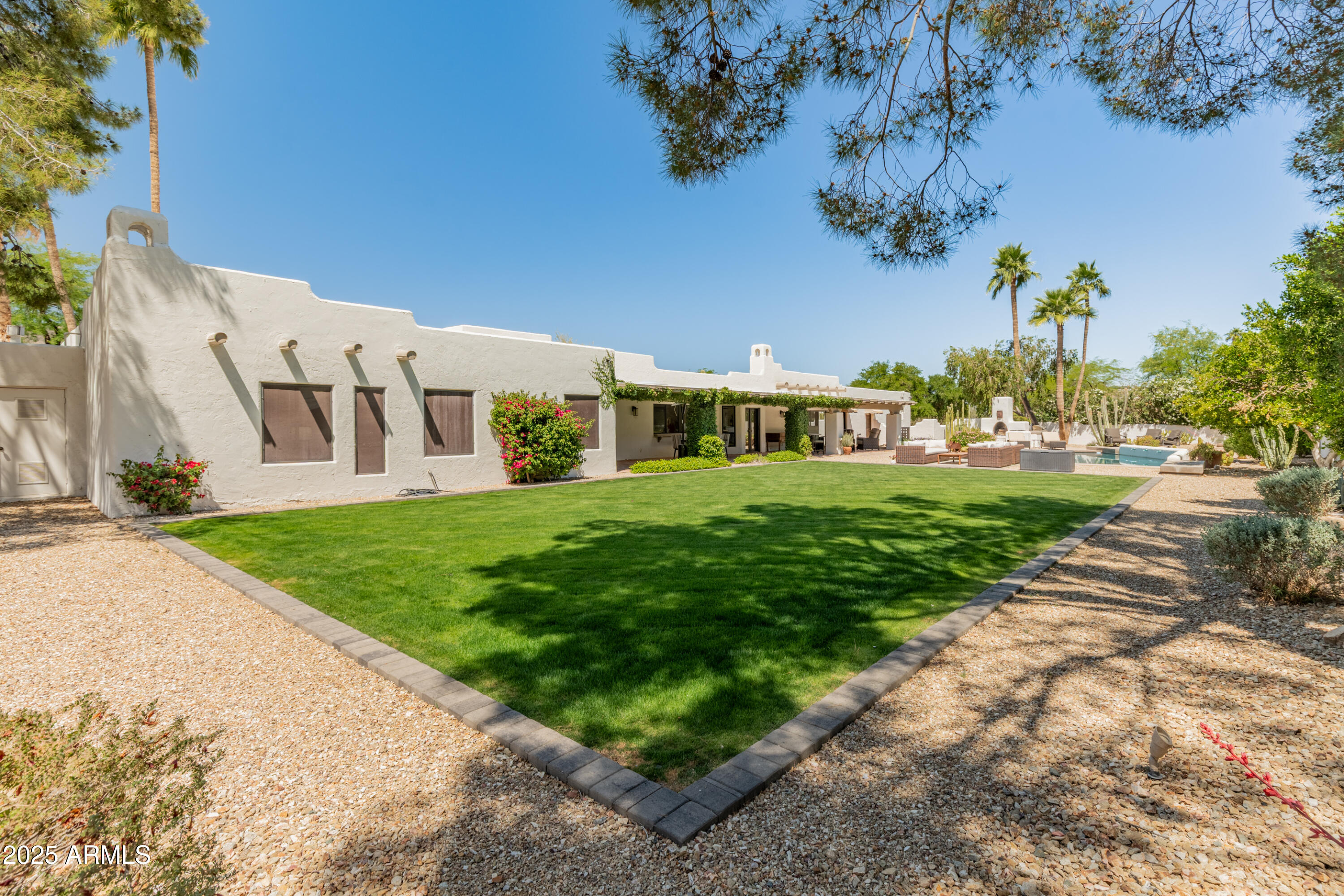 Paradise Valley, Arizona 85253, United States, 4 Bedrooms Bedrooms, ,5 BathroomsBathrooms,Residential,Pending,108041