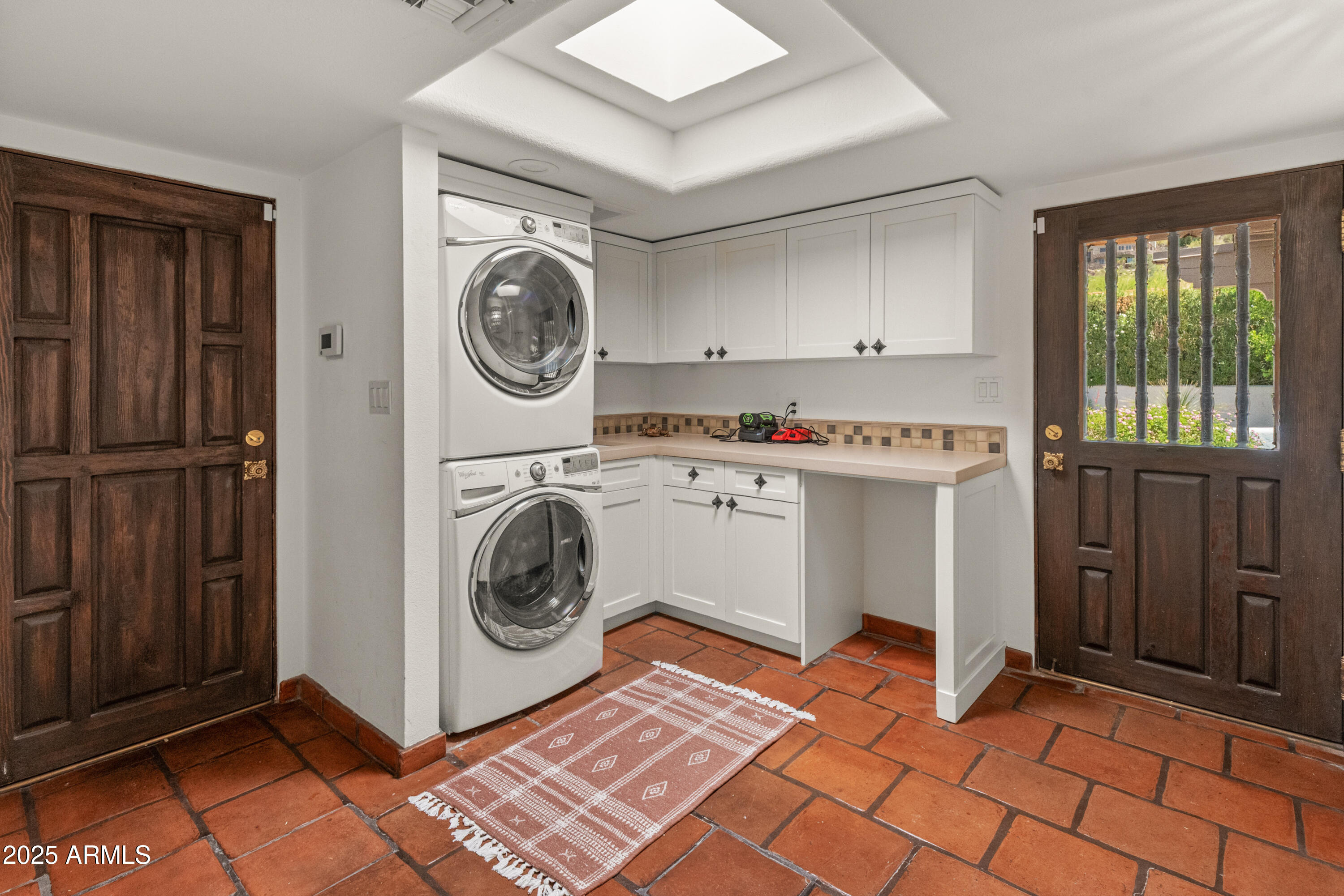 Paradise Valley, Arizona 85253, United States, 4 Bedrooms Bedrooms, ,5 BathroomsBathrooms,Residential,Pending,108041