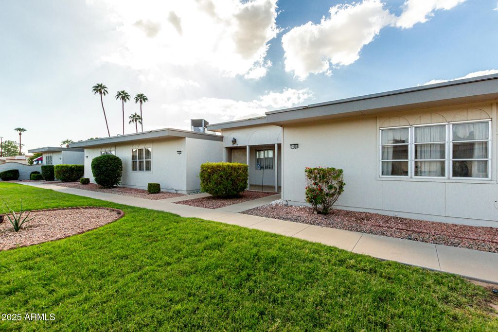 Photo of 10880 W Coggins Drive, Sun City, AZ 85351 (MLS # 6934592)