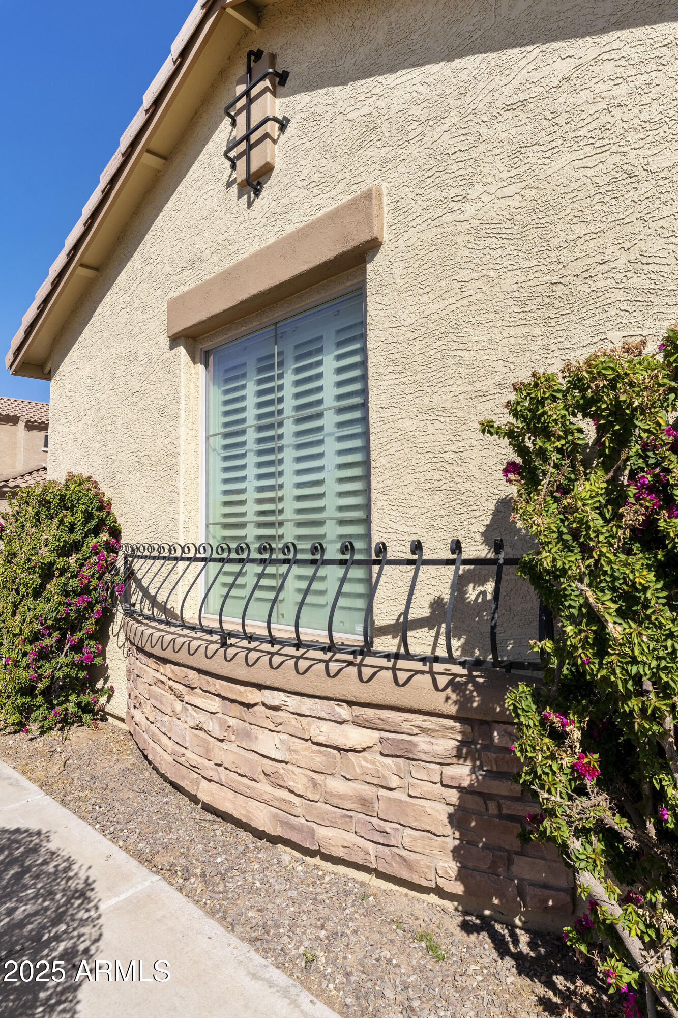 2428 E Iris Drive