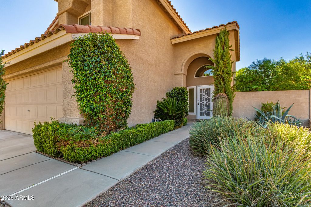 Photo of 1080 N Blackstone Drive, Chandler, AZ 85224 (MLS # 6924618)
