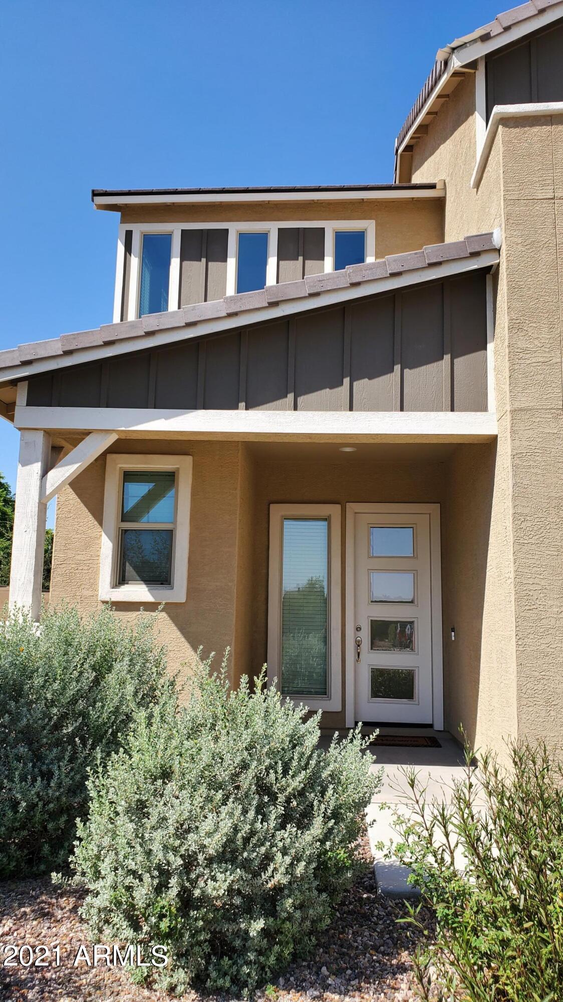 782 W Winchester Drive