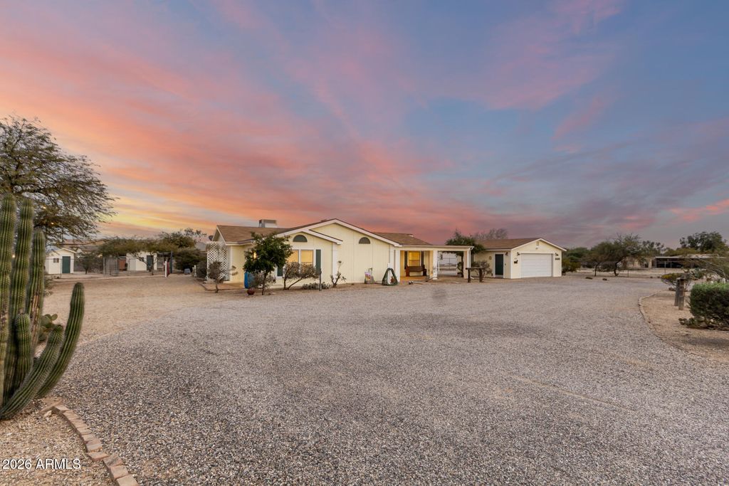 Photo of 2605 N 197th Avenue, Buckeye, AZ 85396 (MLS # 6973329)