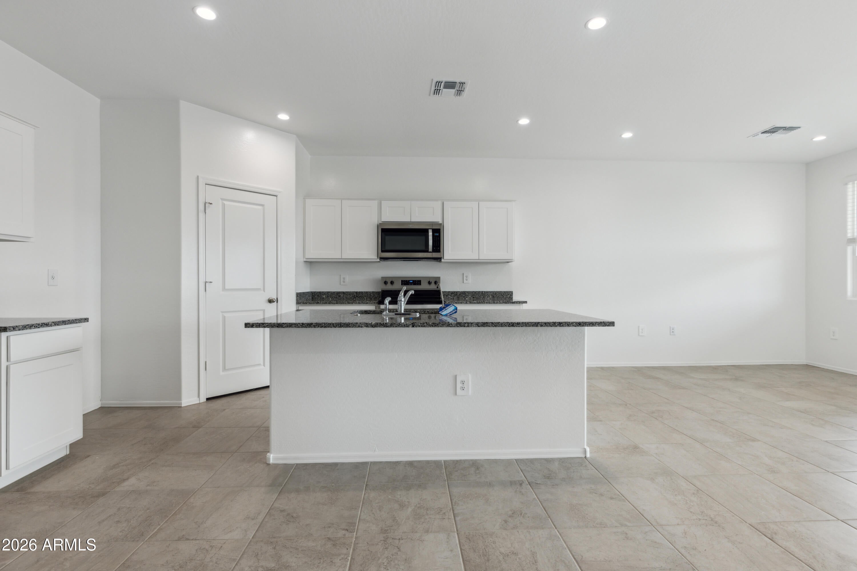 1534 E FLETCHER Drive