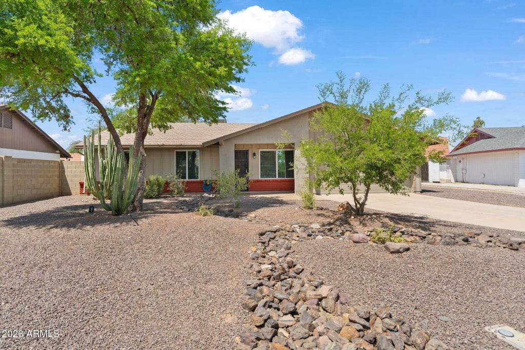 Photo of 3180 N Bentrup Circle, Chandler, AZ 85224 (MLS # 7083783)