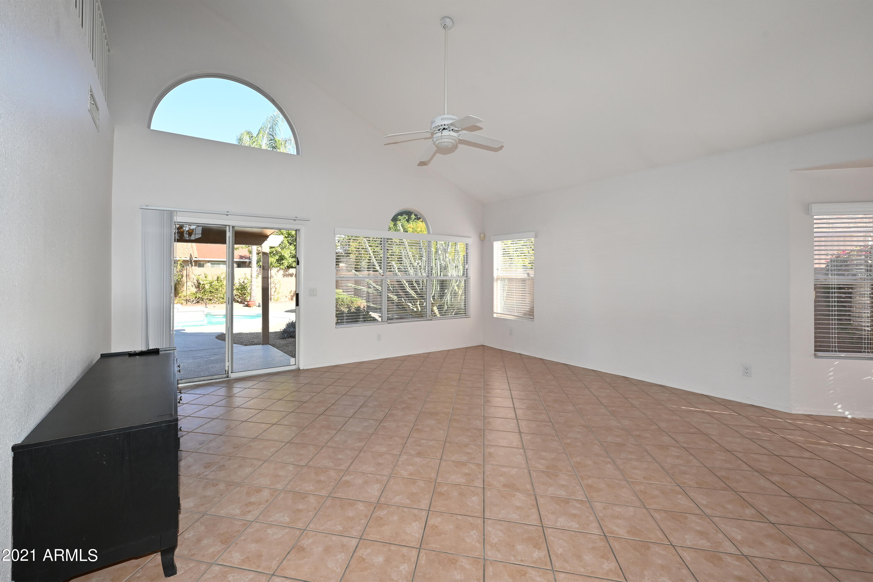 5730 E GELDING Drive