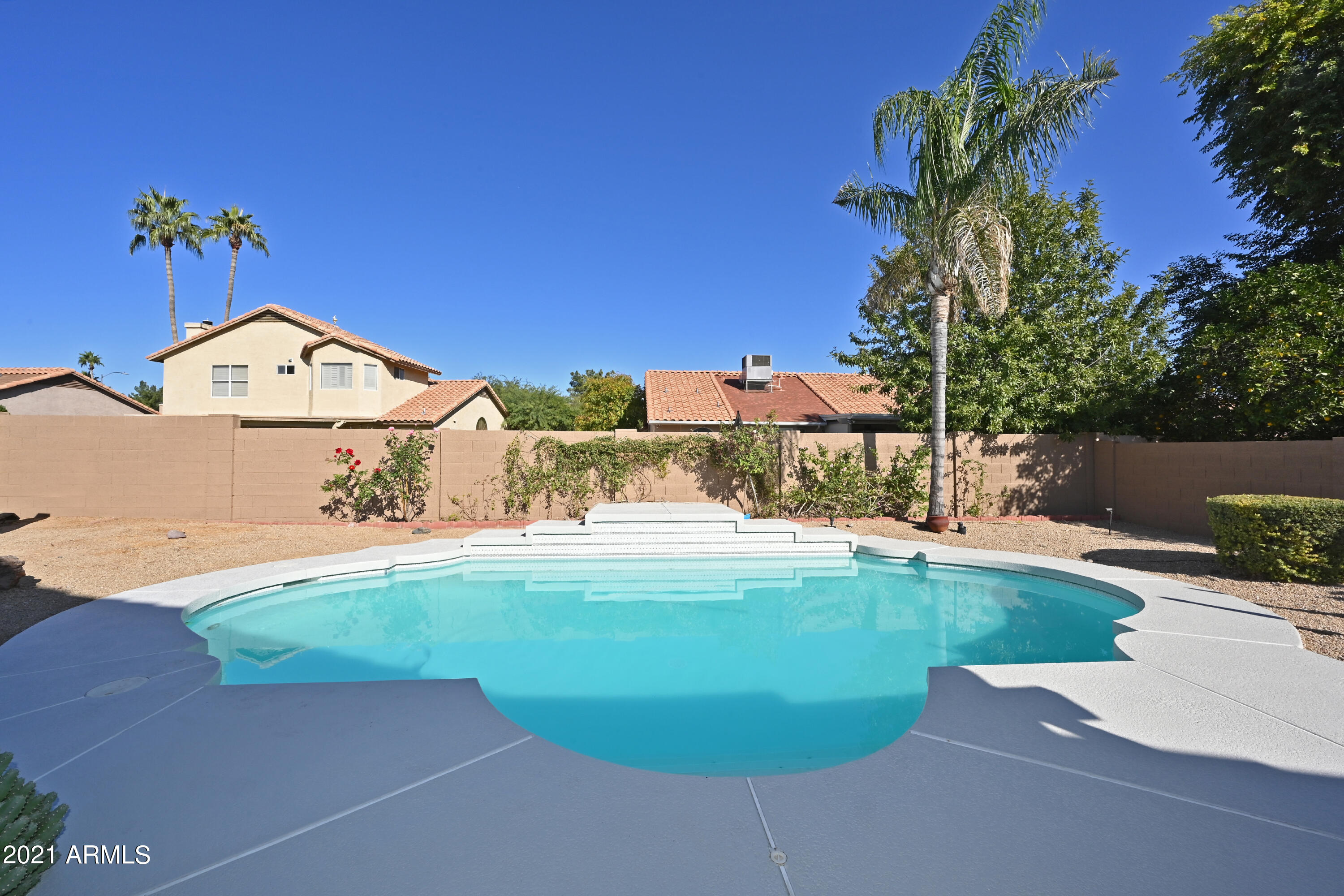 5730 E GELDING Drive