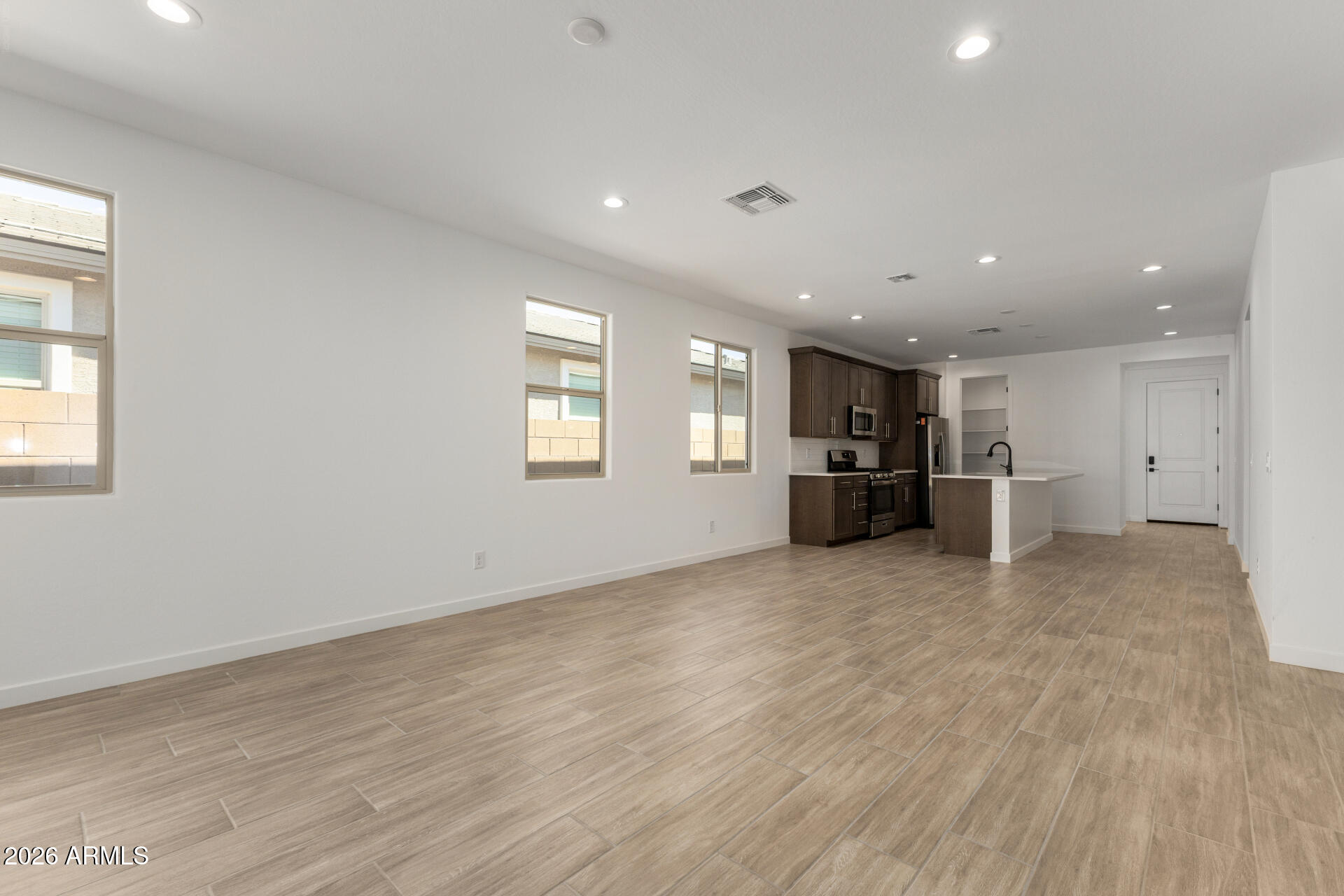 15862 W VOGEL Avenue