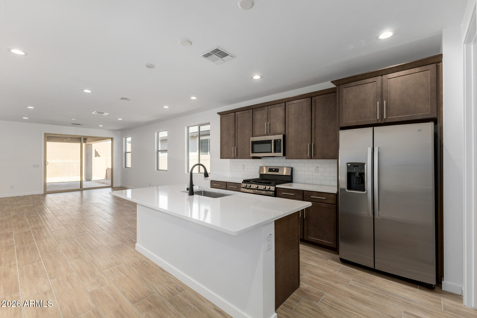 15862 W VOGEL Avenue