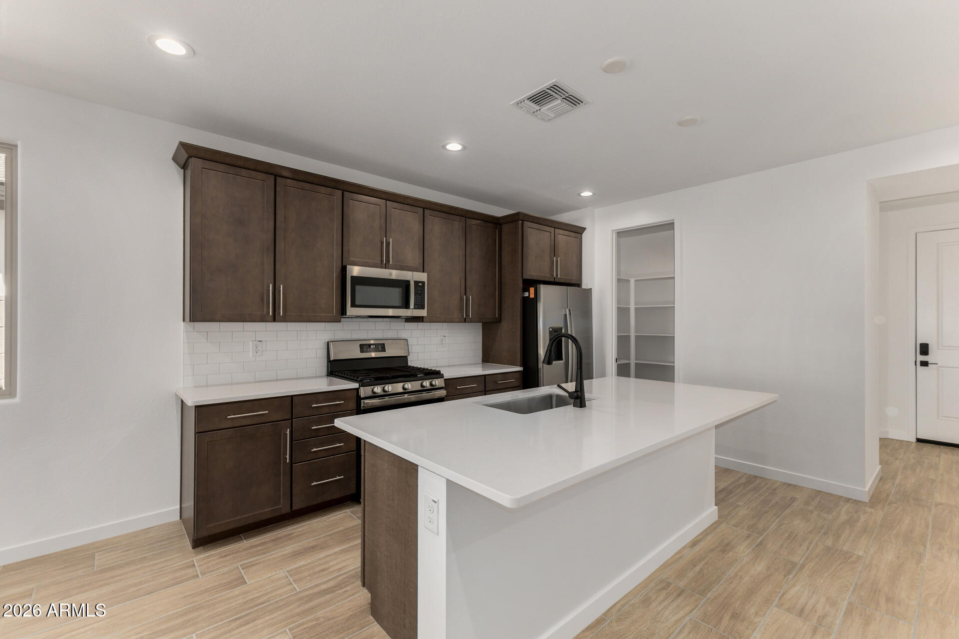 15862 W VOGEL Avenue