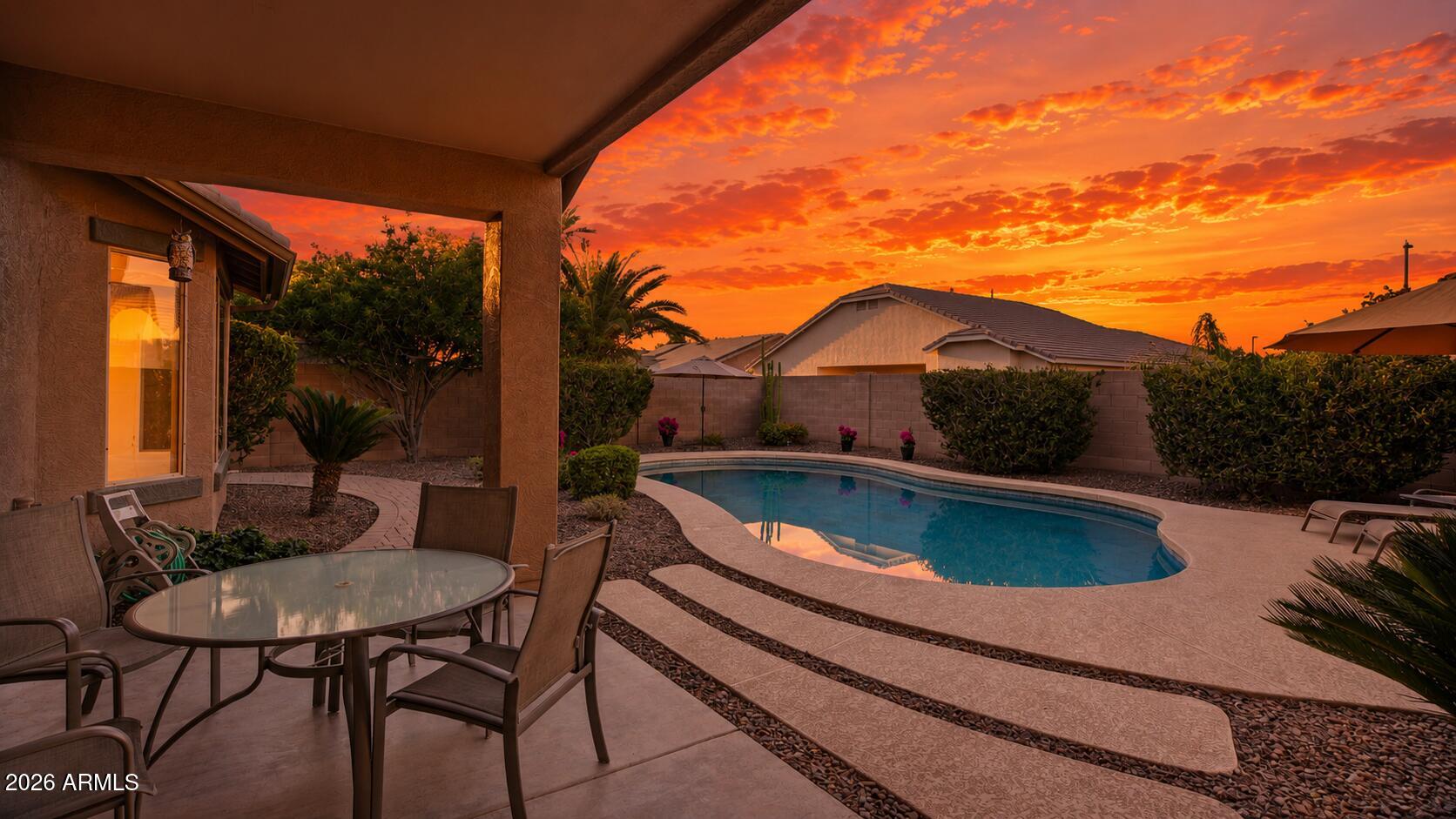 4424 E PALMDALE Lane