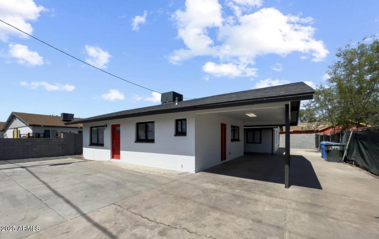 2236 E Roosevelt Street