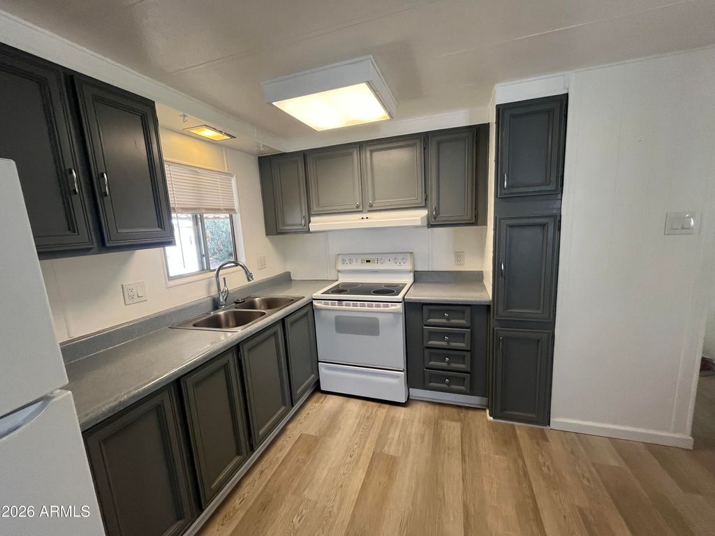 Photo of 10960 N 67th Avenue #233, Glendale, AZ 85304 (MLS # 6992739)