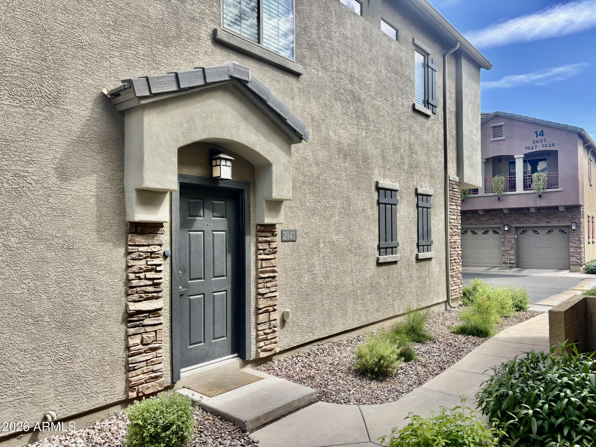 1350 S GREENFIELD Road 2041