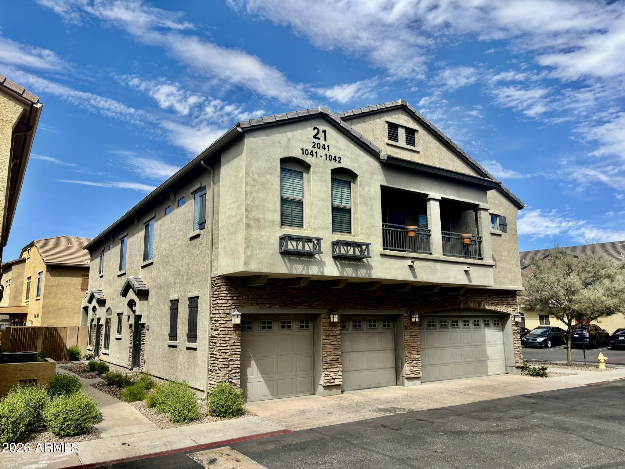 1350 S GREENFIELD Road 2041