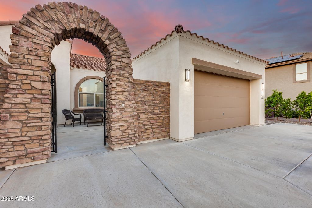 Photo of 6610 W Leiber Place, Glendale, AZ 85310 (MLS # 6924673)