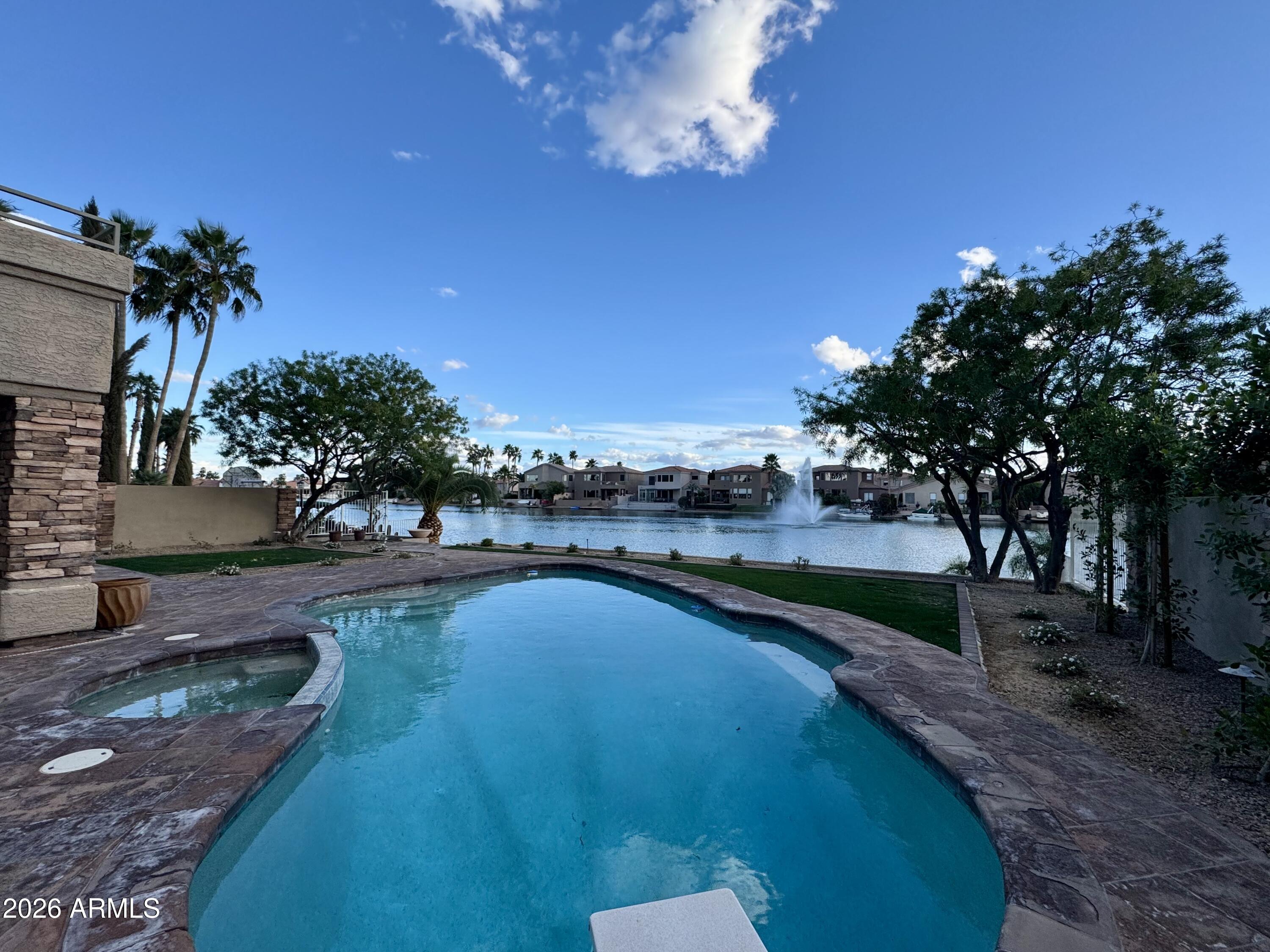 3339 E TANGLEWOOD Drive