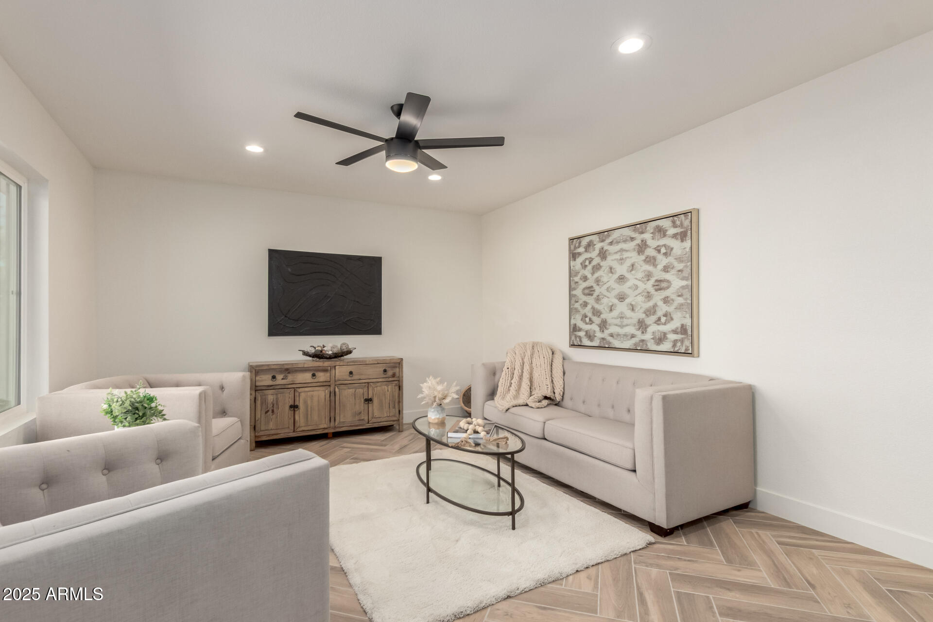 2313 E EL PARQUE Drive